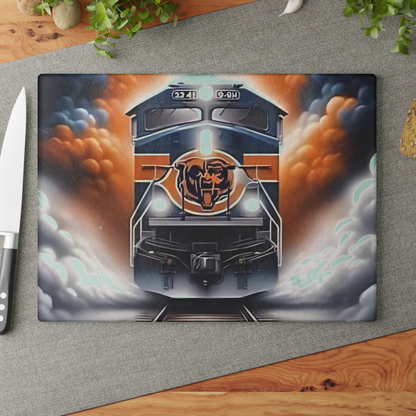 Tabla de cortar de vidrio Express azul marino y naranja: un arte de tren impactante para cocinas audaces