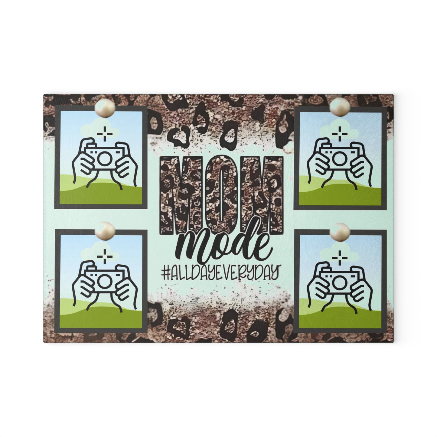 Tabla de cortar con foto "Mom Mode" – Cocina personalizada con estampado de leopardo