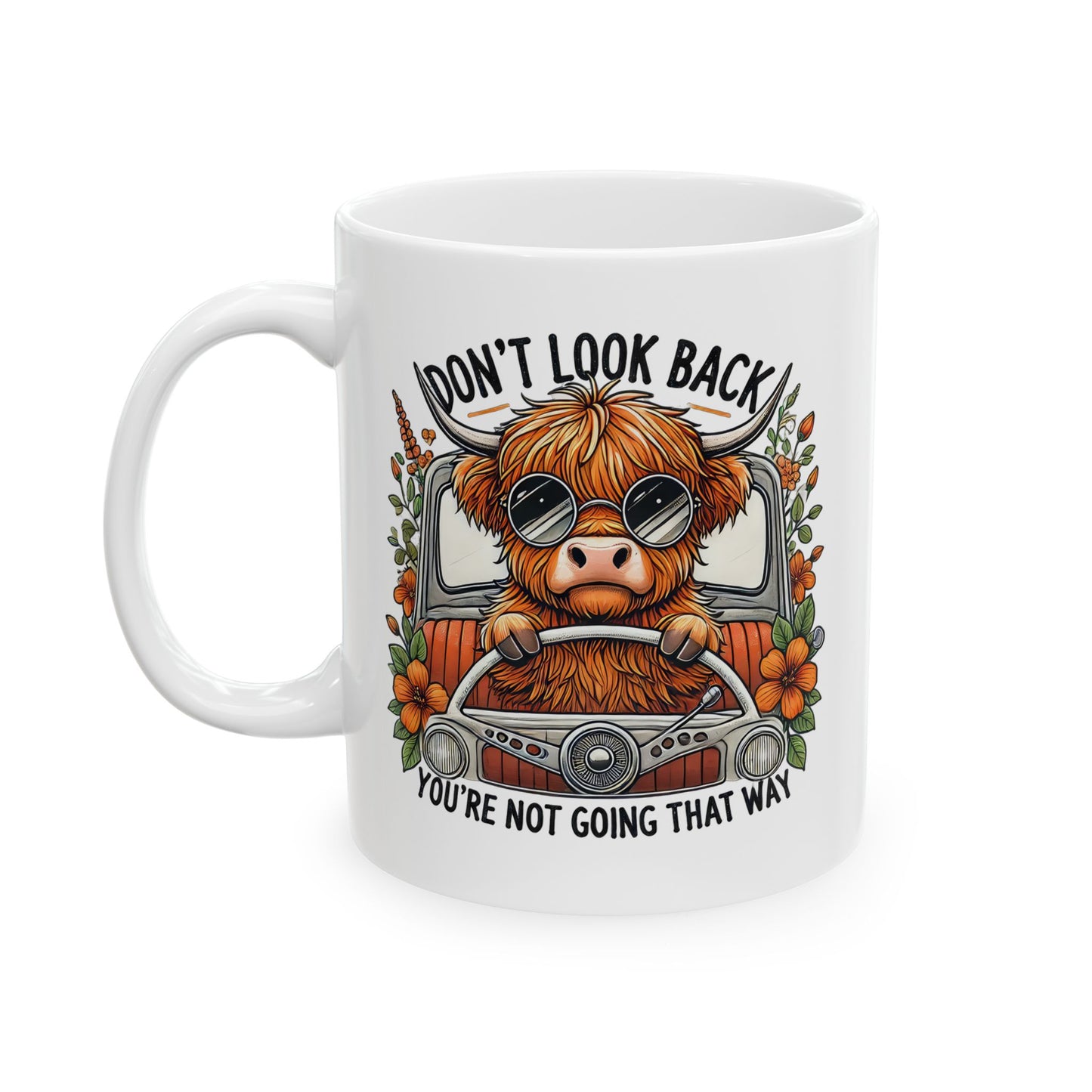 Taza de vaca de las Tierras Altas con el texto "No mires atrás, no vas por ahí" 🚗