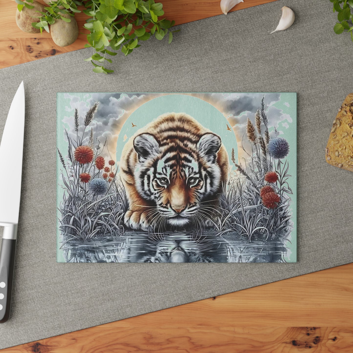 🐯 Reflective Baby Tiger Cutting Board – Fierce Cuteness with Artistic Flair