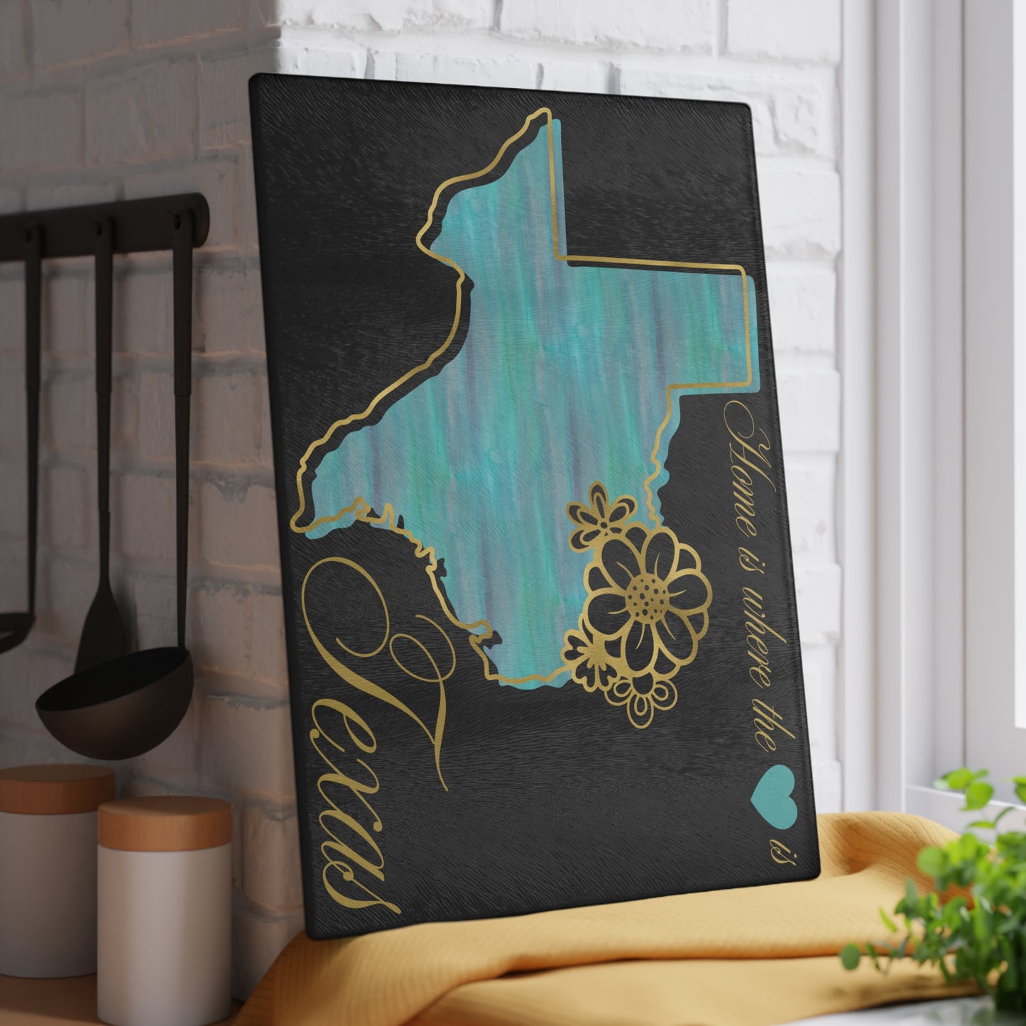🟡 Texas Pride Floral Cutting Board – Rustic Southern Charm for Your Kitchen 🌻