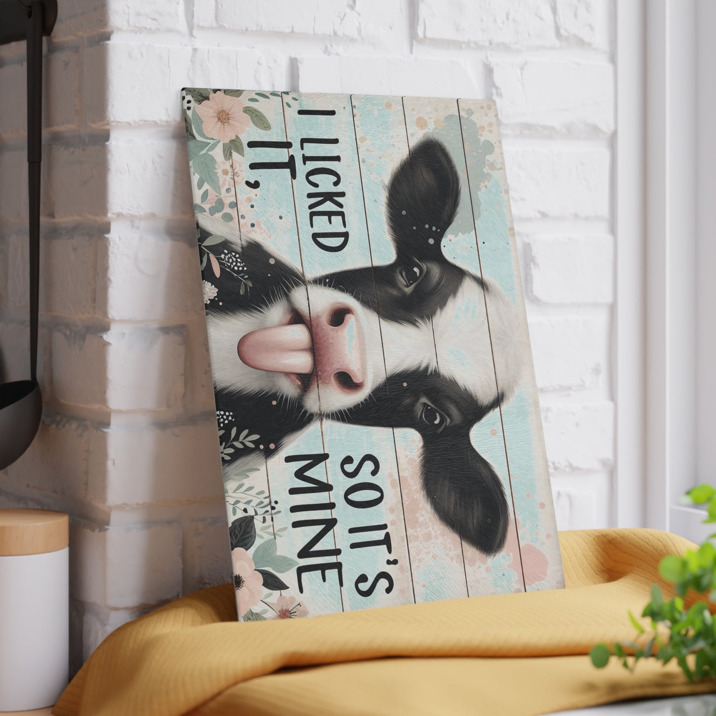 🐮🌸 I Licked It, So It’s Mine – Playful Cow Glass Cutting Board for Your Kitchen 🌸🐮