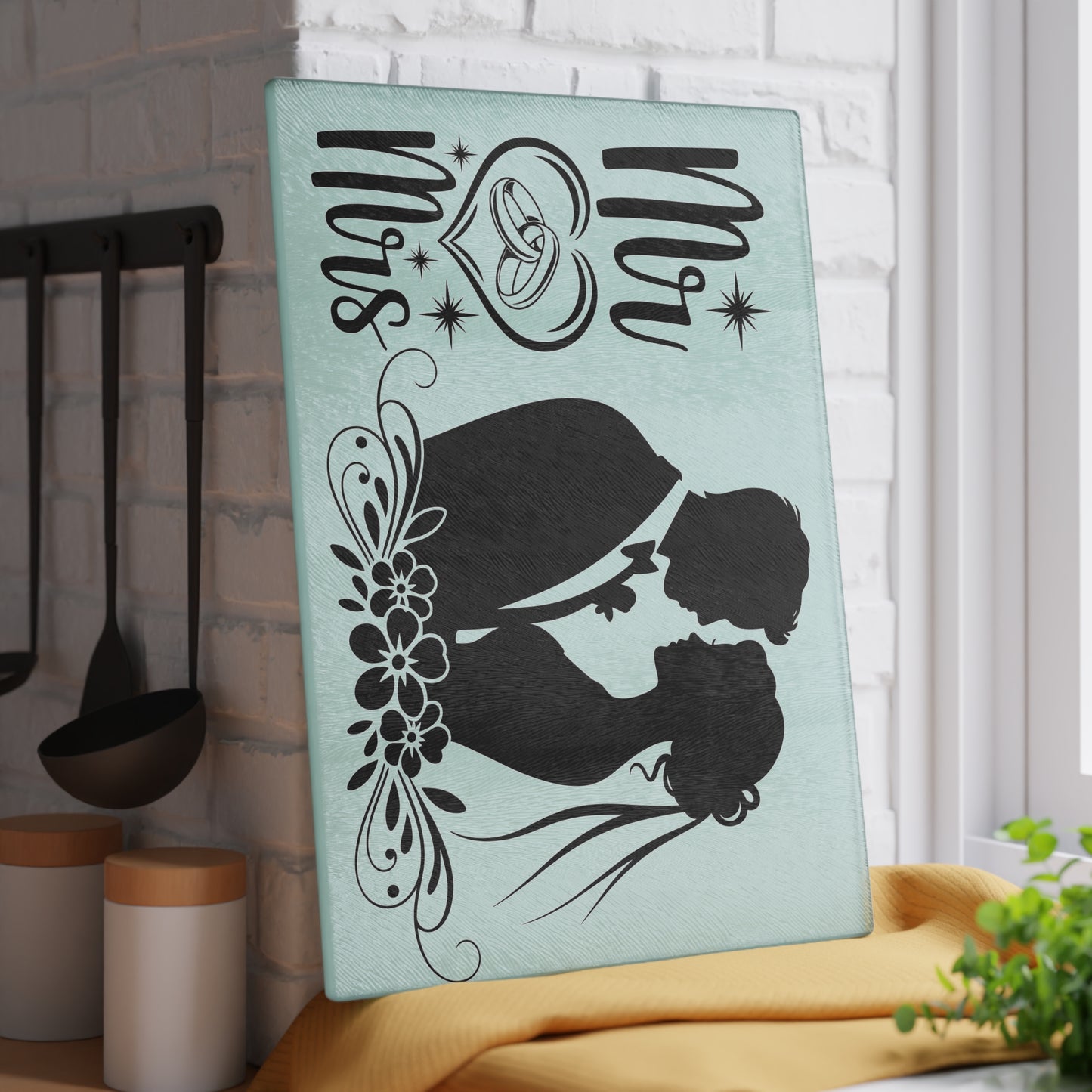 Tabla de cortar con silueta de menta para Sr. y Sra.: un romance elegante para tu cocina