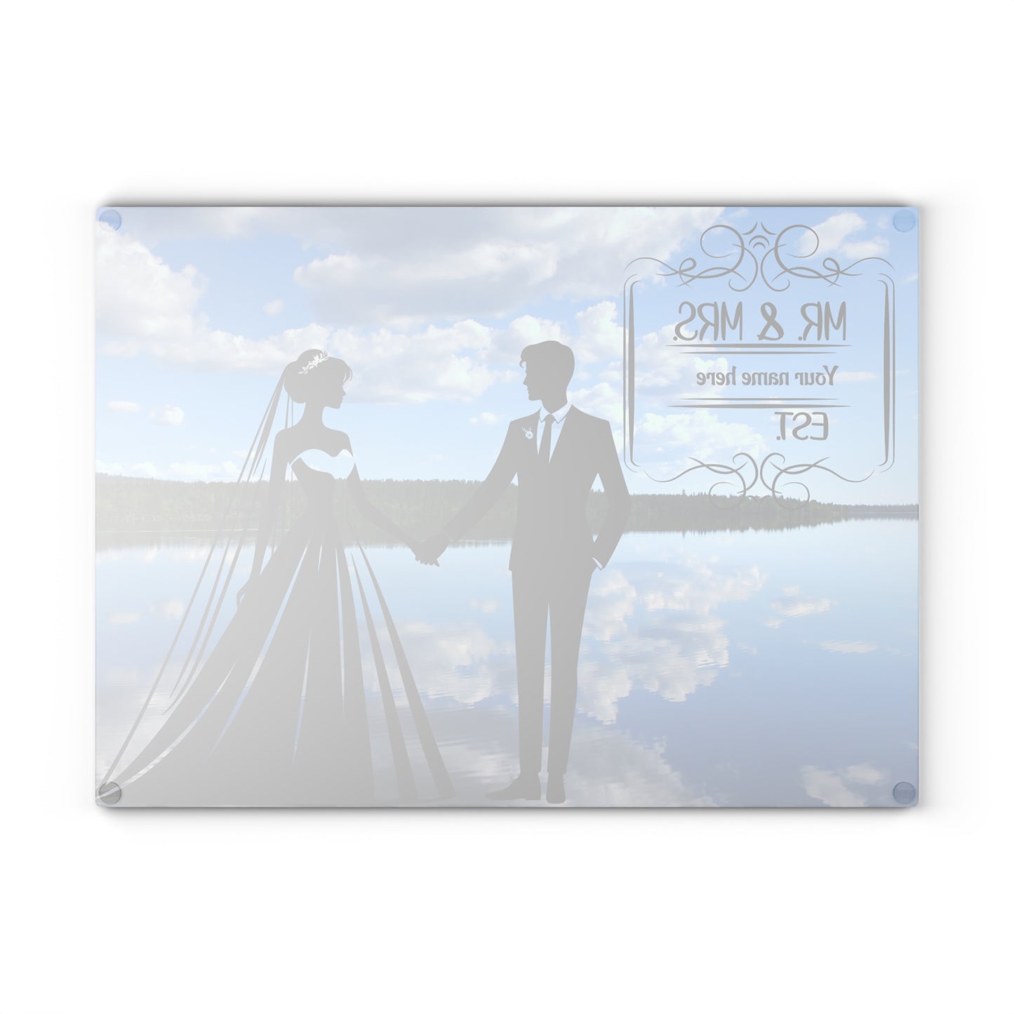 Tabla de cortar Mr. & Mrs. Tranquil Lake Reflection: regalo de boda personalizado para parejas amantes de la naturaleza