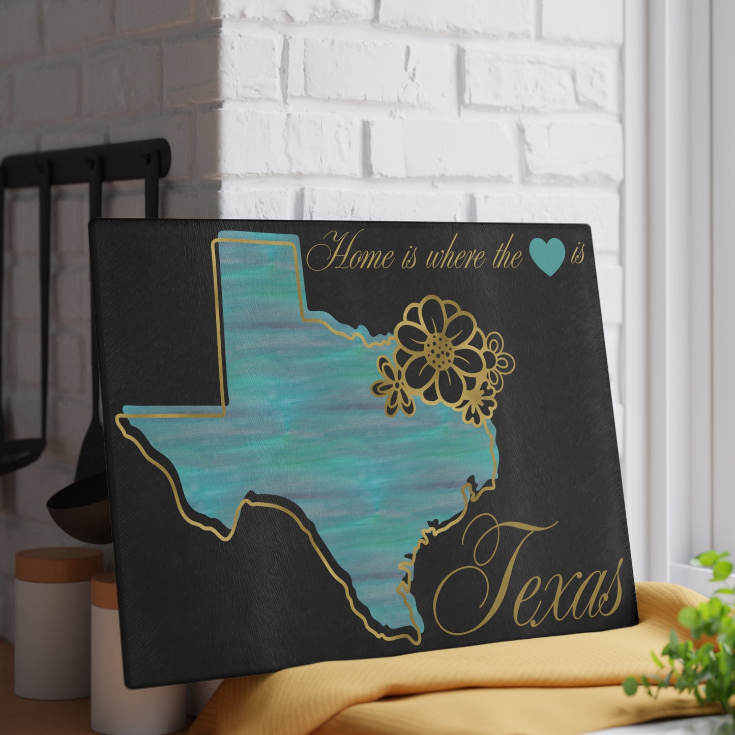 🟡 Texas Pride Floral Cutting Board – Rustic Southern Charm for Your Kitchen 🌻