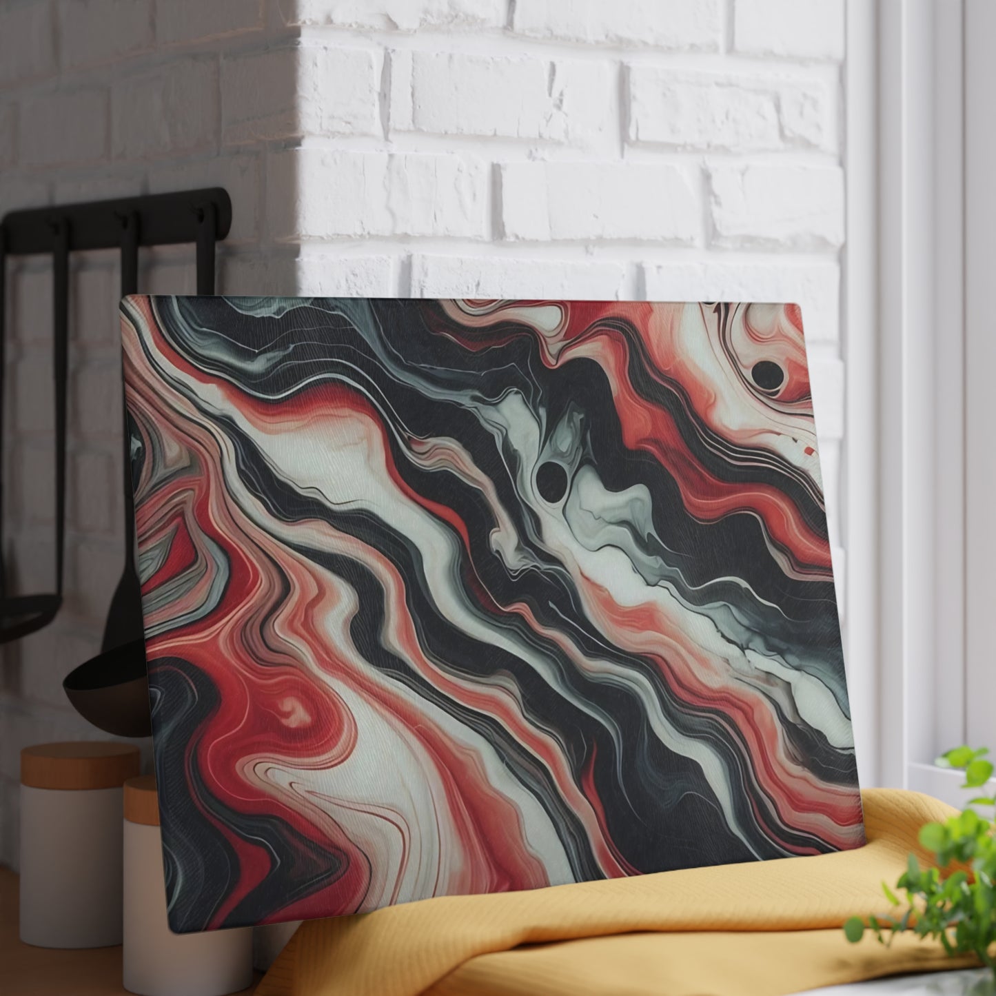 Tabla de cortar de vidrio con diseño de mármol rojo, negro y blanco: decoración de cocina moderna inspirada en el mármol, un regalo elegante y funcional.