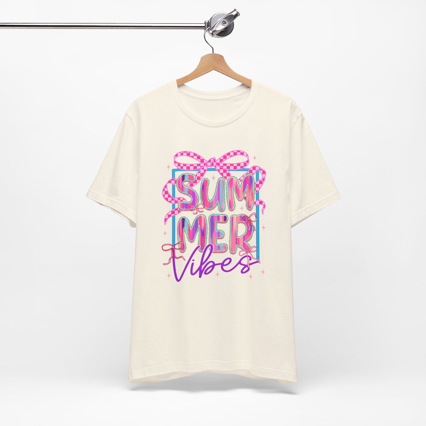 ☀️ Camiseta Summer Vibes: una camiseta gráfica bonita y cómoda para días de playa, barbacoas y vacaciones.