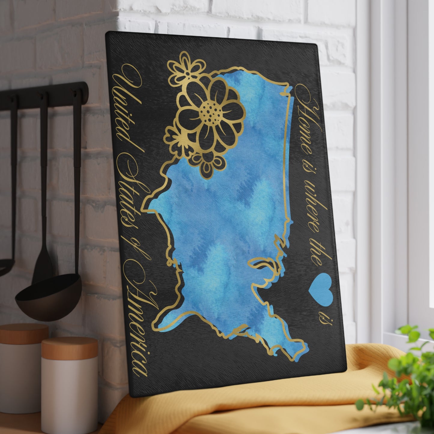 USA Floral Cutting Board – Blue Watercolor Elegance with Golden American Charm 💙