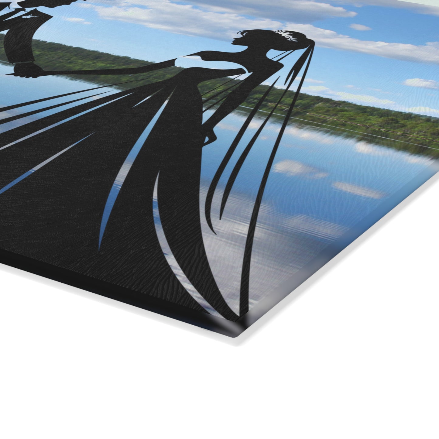 Tabla de cortar Mr. & Mrs. Tranquil Lake Reflection: regalo de boda personalizado para parejas amantes de la naturaleza