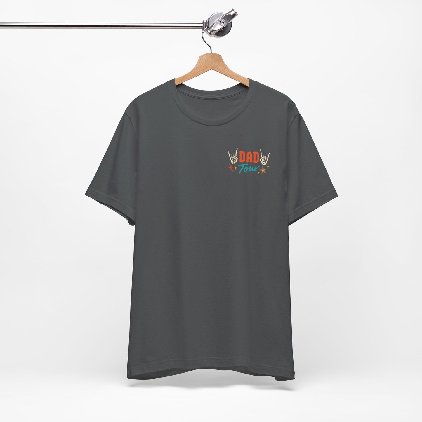 🎤 DAD TOUR – Camiseta divertida para papá inspirada en un concierto