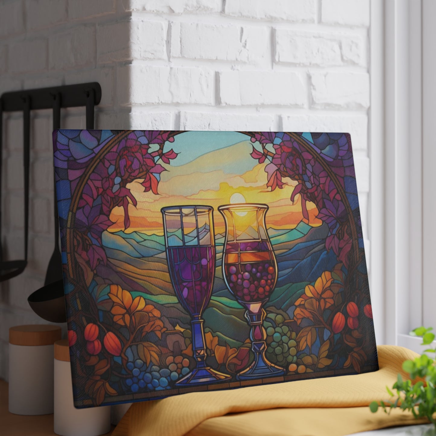 Tabla de cortar de vidrio templado con copas de vino de colores – Diseño Sunset Vineyard