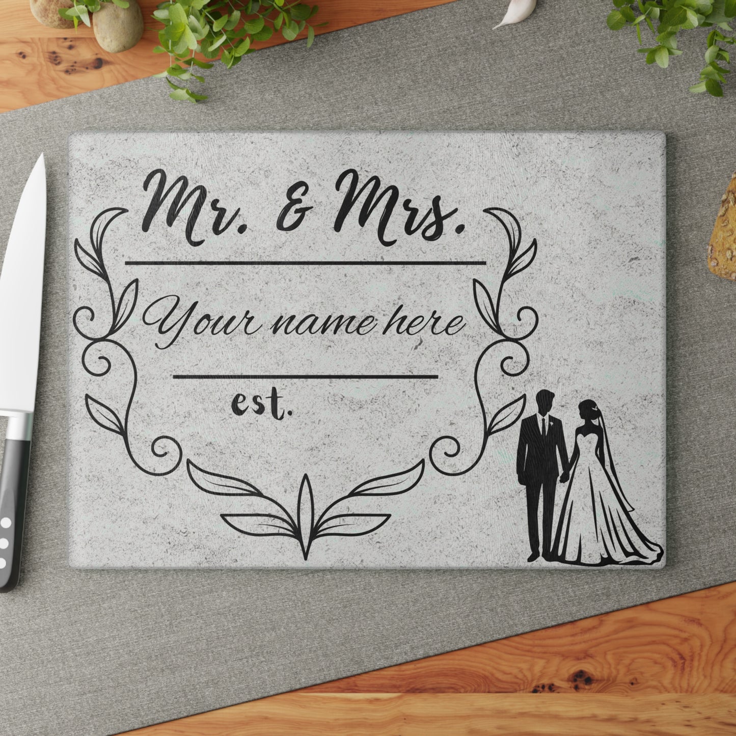 Tabla de cortar personalizada para boda de Sr. y Sra.: un elegante recuerdo para recién casados
