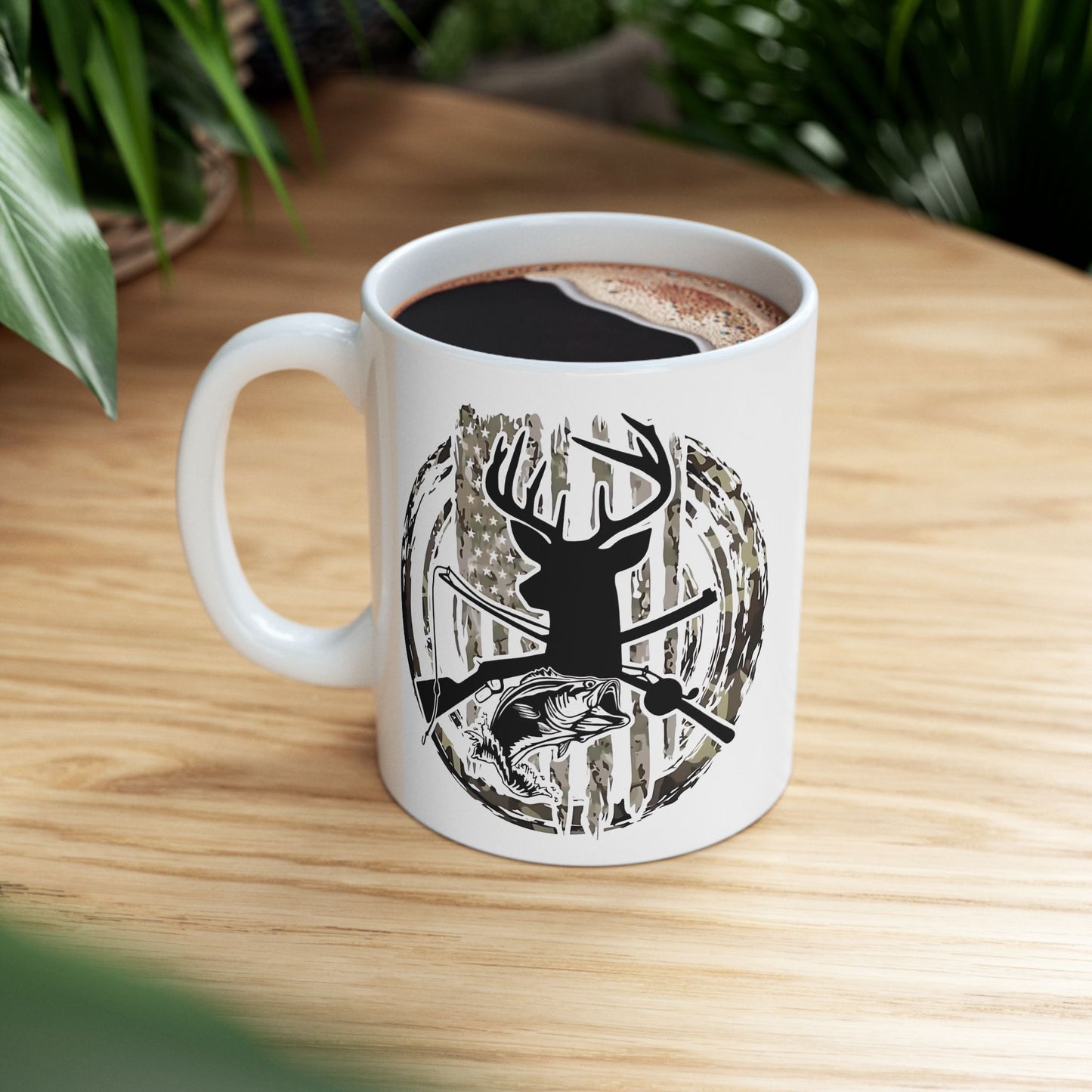🦌🎣 TORN CAMO FLAG – Buck, Bass, Rifle & Fishing Rod Mug USA🔥
