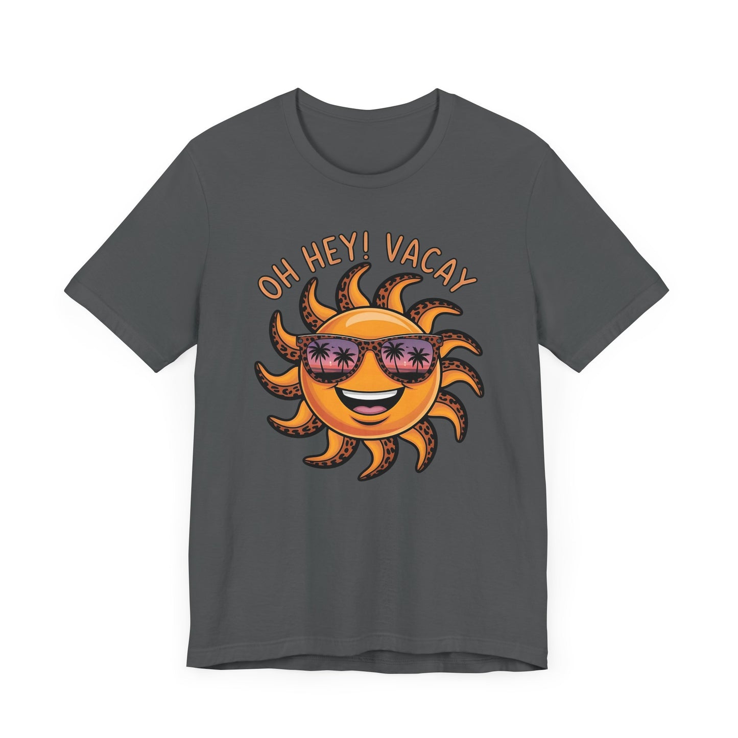 ☀️ ¡Hola! Camiseta de vacaciones – Sol sonriente con gafas de sol | Camiseta gráfica de verano para mujer