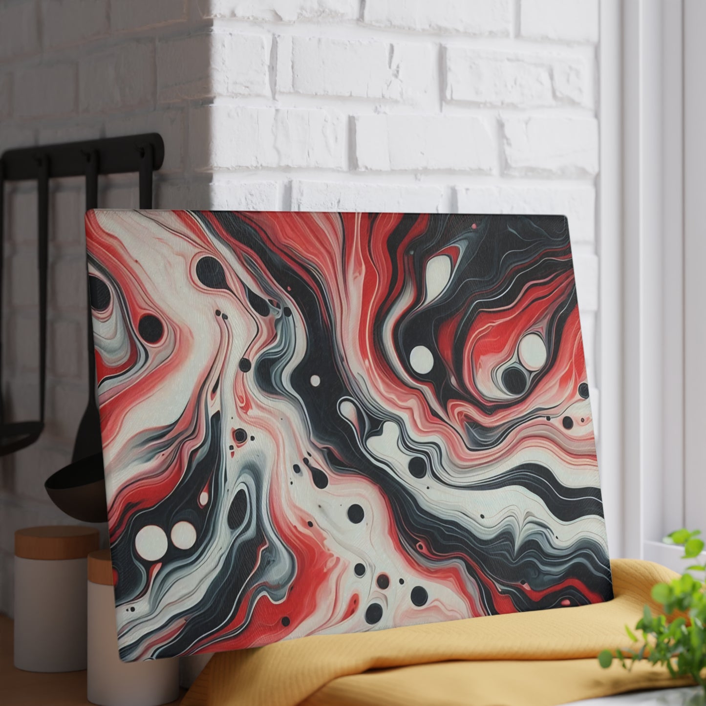 Tabla de cortar de vidrio con diseño de mármol rojo, negro y blanco: decoración de cocina moderna inspirada en el mármol, un regalo elegante y funcional.