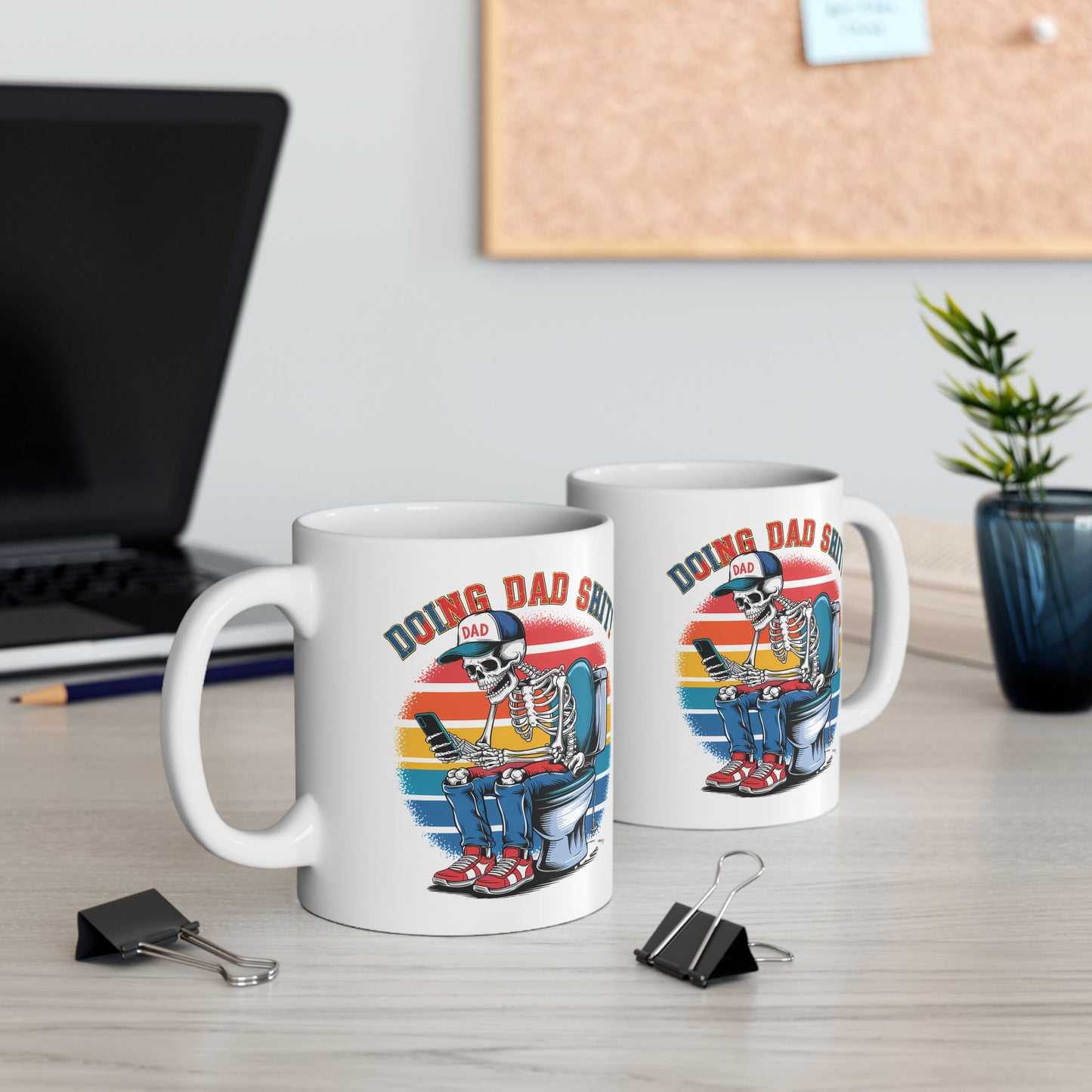 💀📱 HACIENDO MIERDA DE PAPÁ – Taza de Café Divertida de Papá Esqueleto (11 oz y 15 oz)