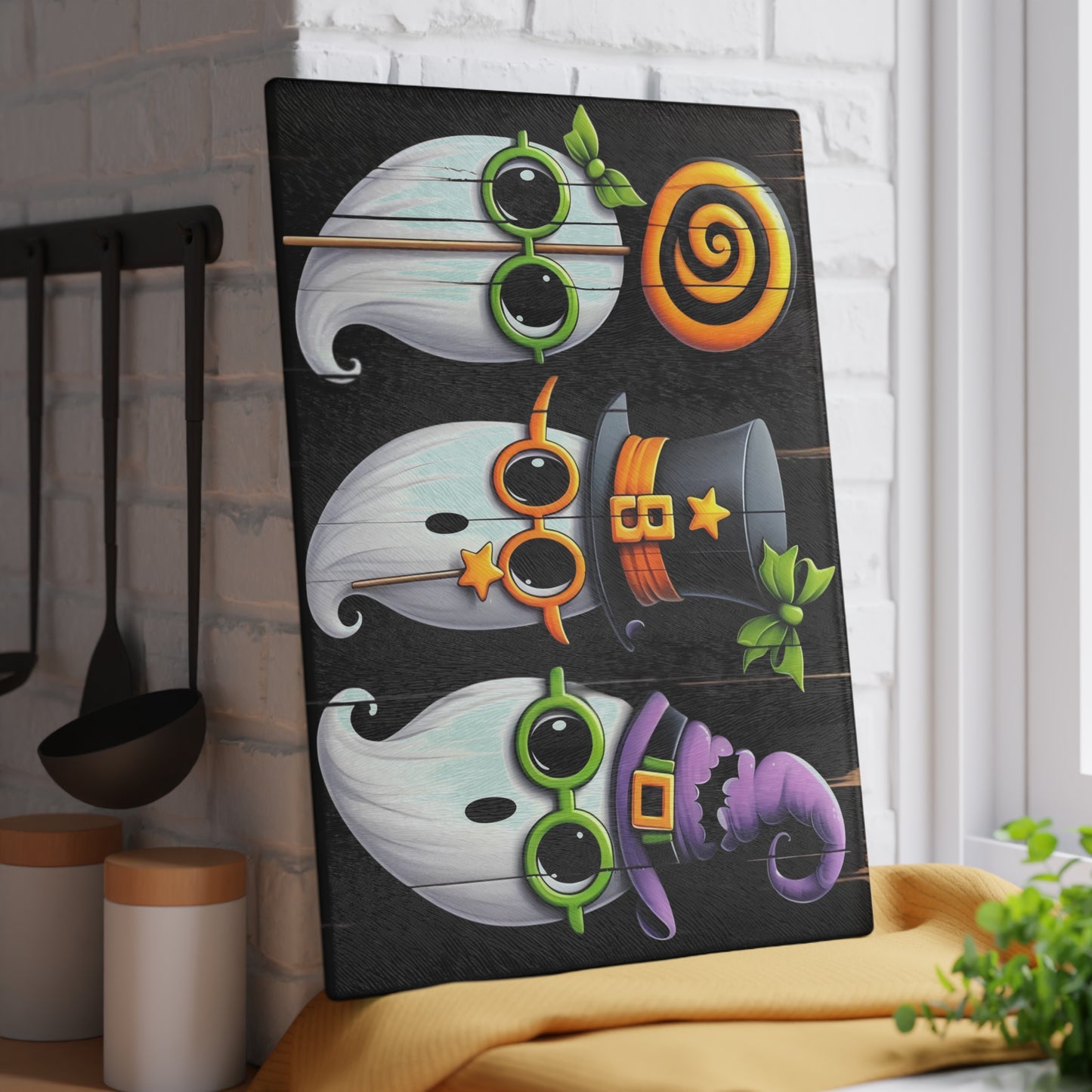 👻🎩 Trendy Ghost Trio Cutting Board – Chic Halloween Kitchen Décor with Playful Spooky Vibes 🕸️🍬