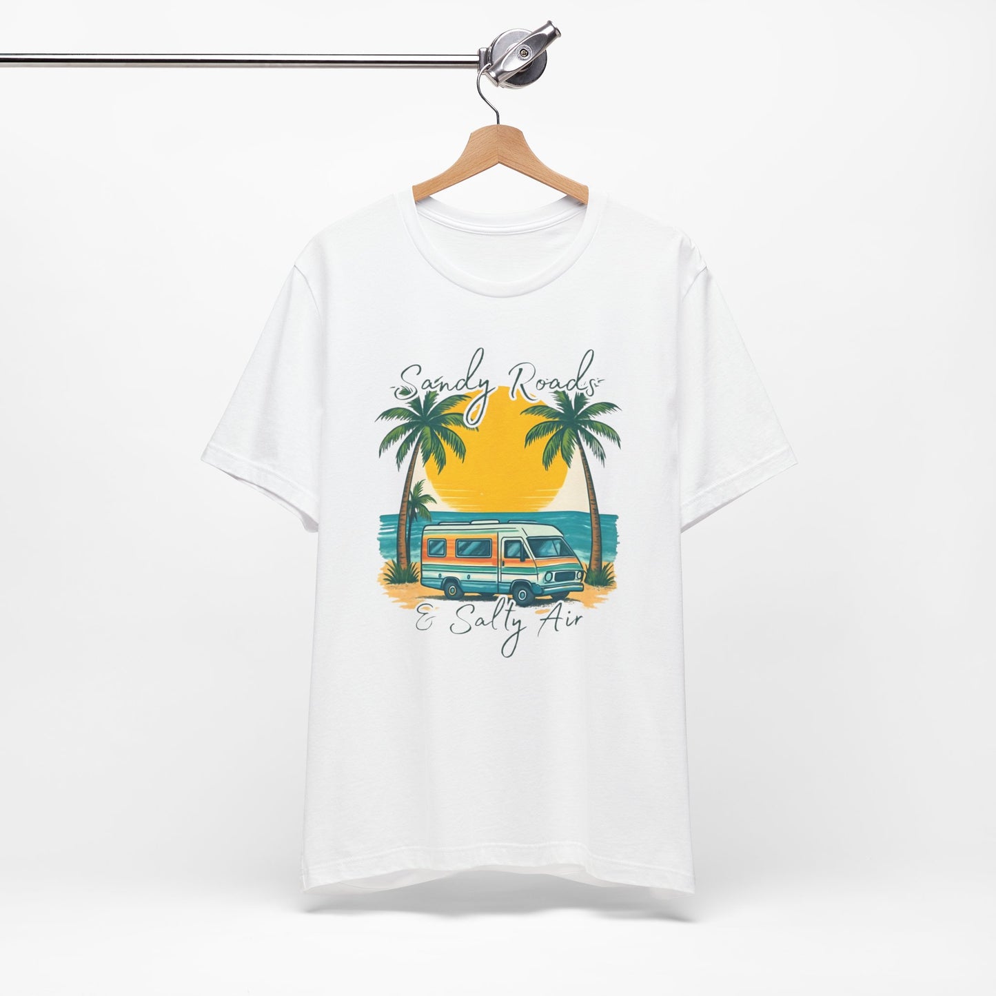 Camiseta Sandy Roads & Salty Air: Camisa playera ligera para mujer para días costeros y ambiente veraniego.