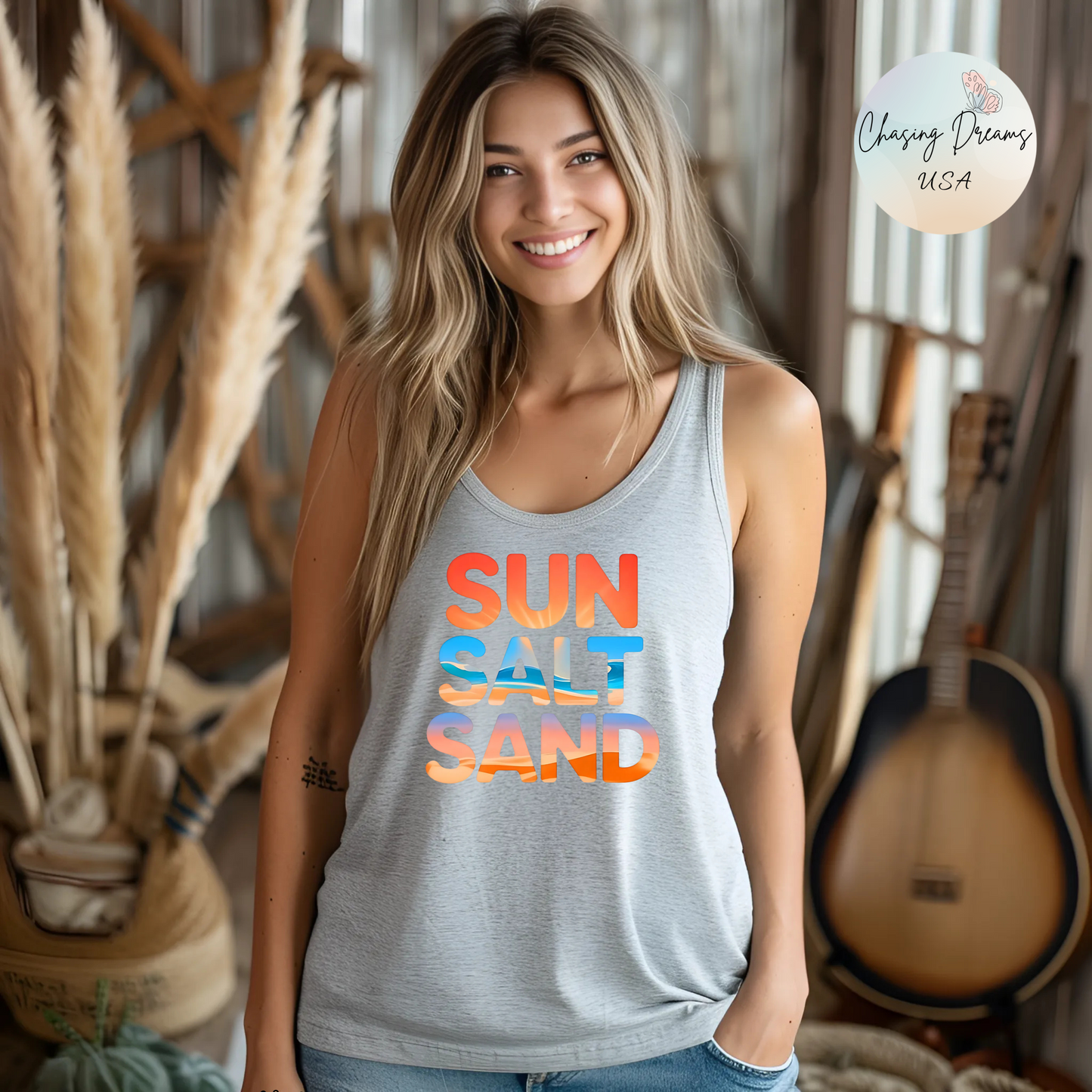 Camiseta de tirantes con espalda nadadora Sun Salt Sand – Gráfico minimalista de playa de verano | Camiseta de tirantes con estilo costero para mujer