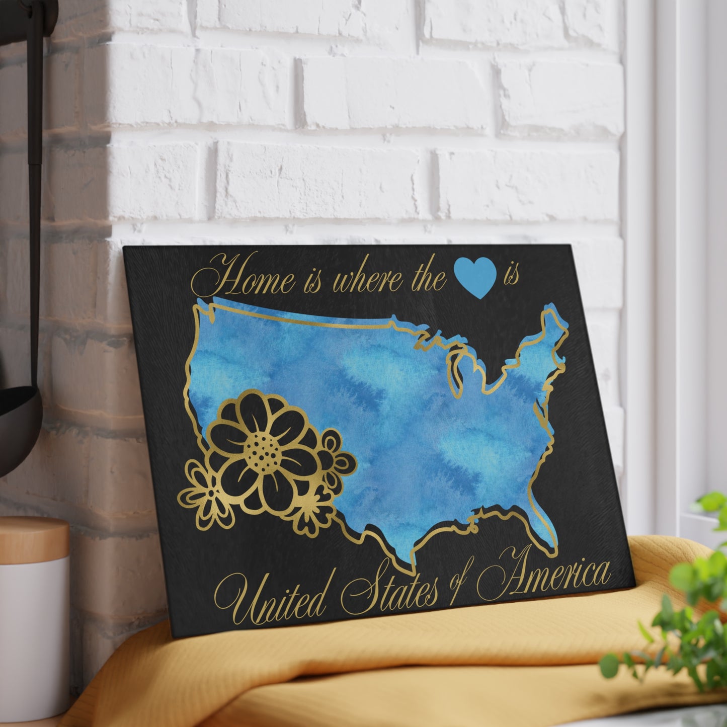 USA Floral Cutting Board – Blue Watercolor Elegance with Golden American Charm 💙