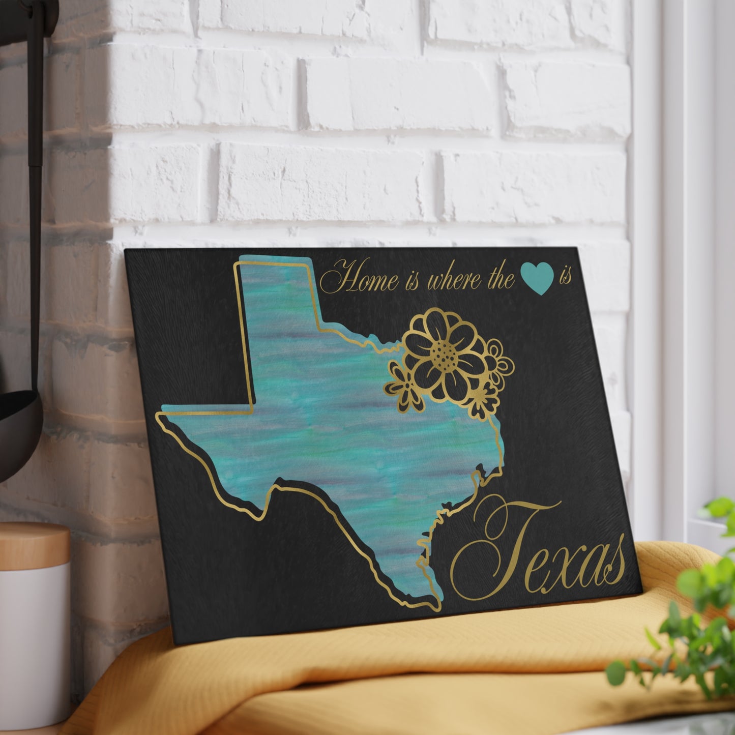 🟡 Texas Pride Floral Cutting Board – Rustic Southern Charm for Your Kitchen 🌻