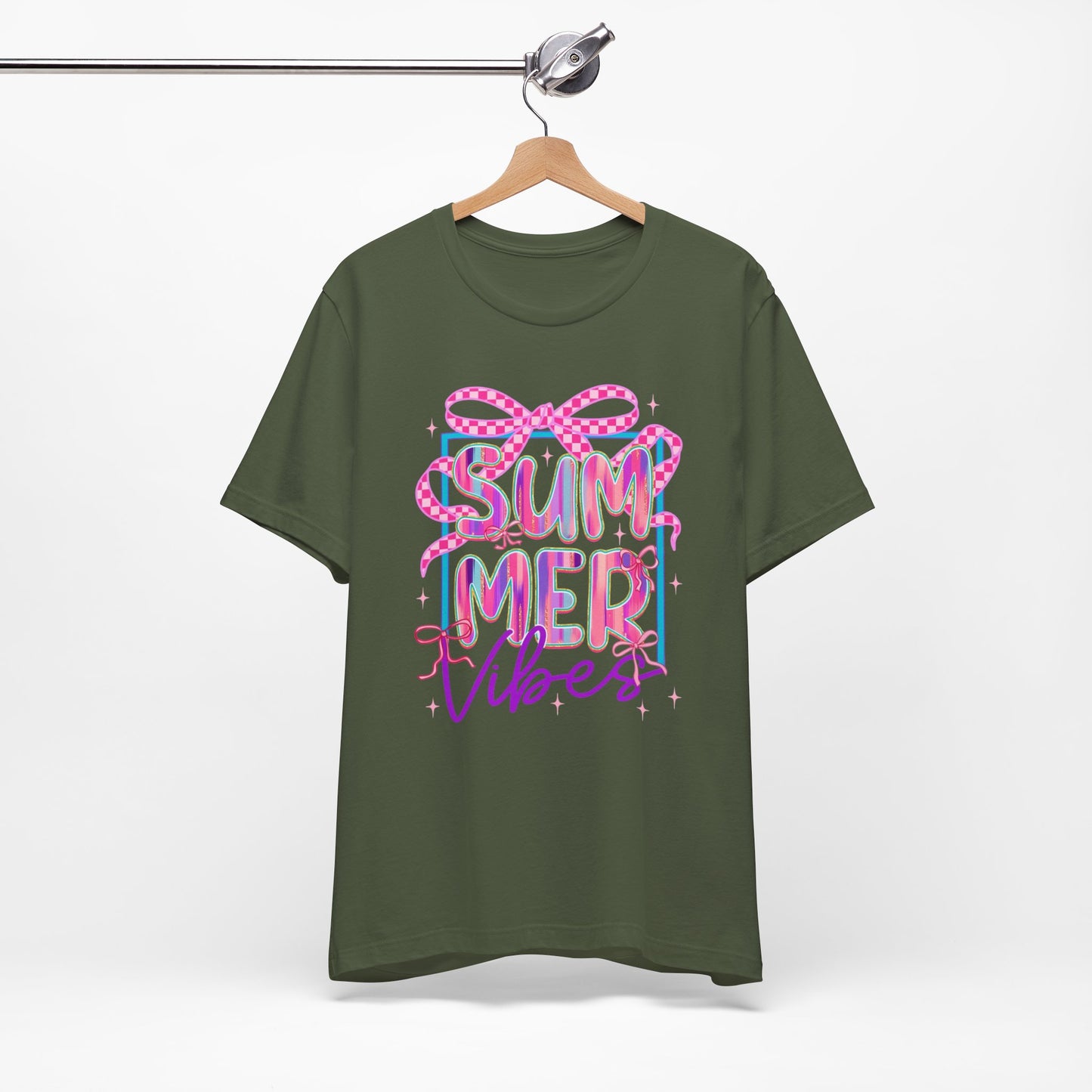 ☀️ Camiseta Summer Vibes: una camiseta gráfica bonita y cómoda para días de playa, barbacoas y vacaciones.