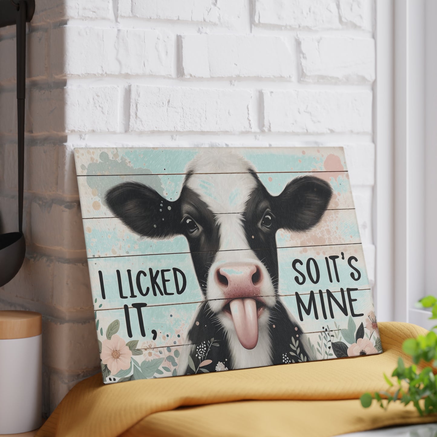 🐮🌸 I Licked It, So It’s Mine – Playful Cow Glass Cutting Board for Your Kitchen 🌸🐮