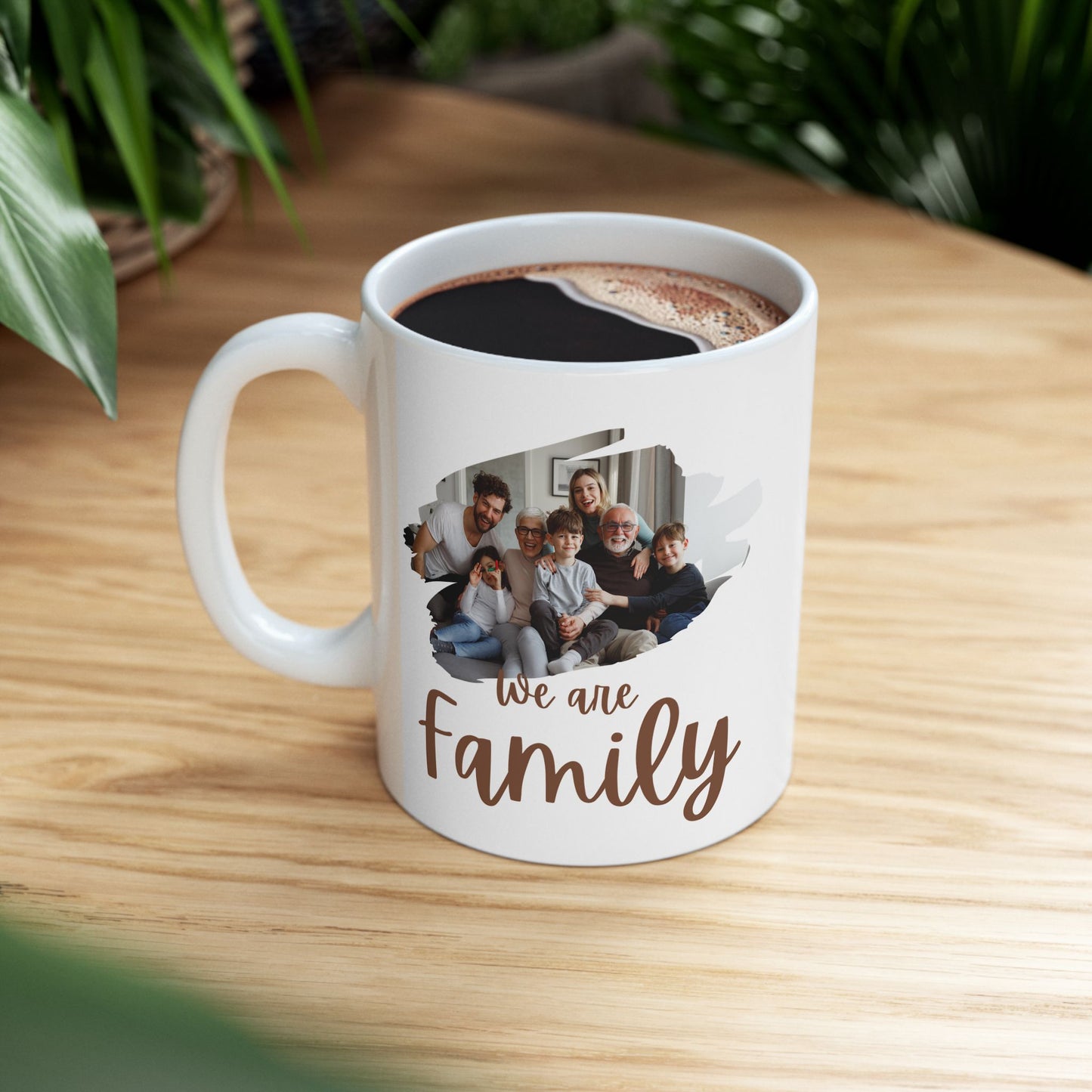 Taza personalizada con foto familiar "Somos Familia" 🏠