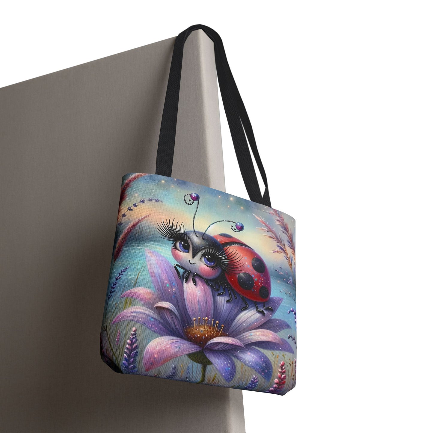 🐞 Mariquita sobre una flor junto al lago – Bolsa de tela inspirada en la naturaleza