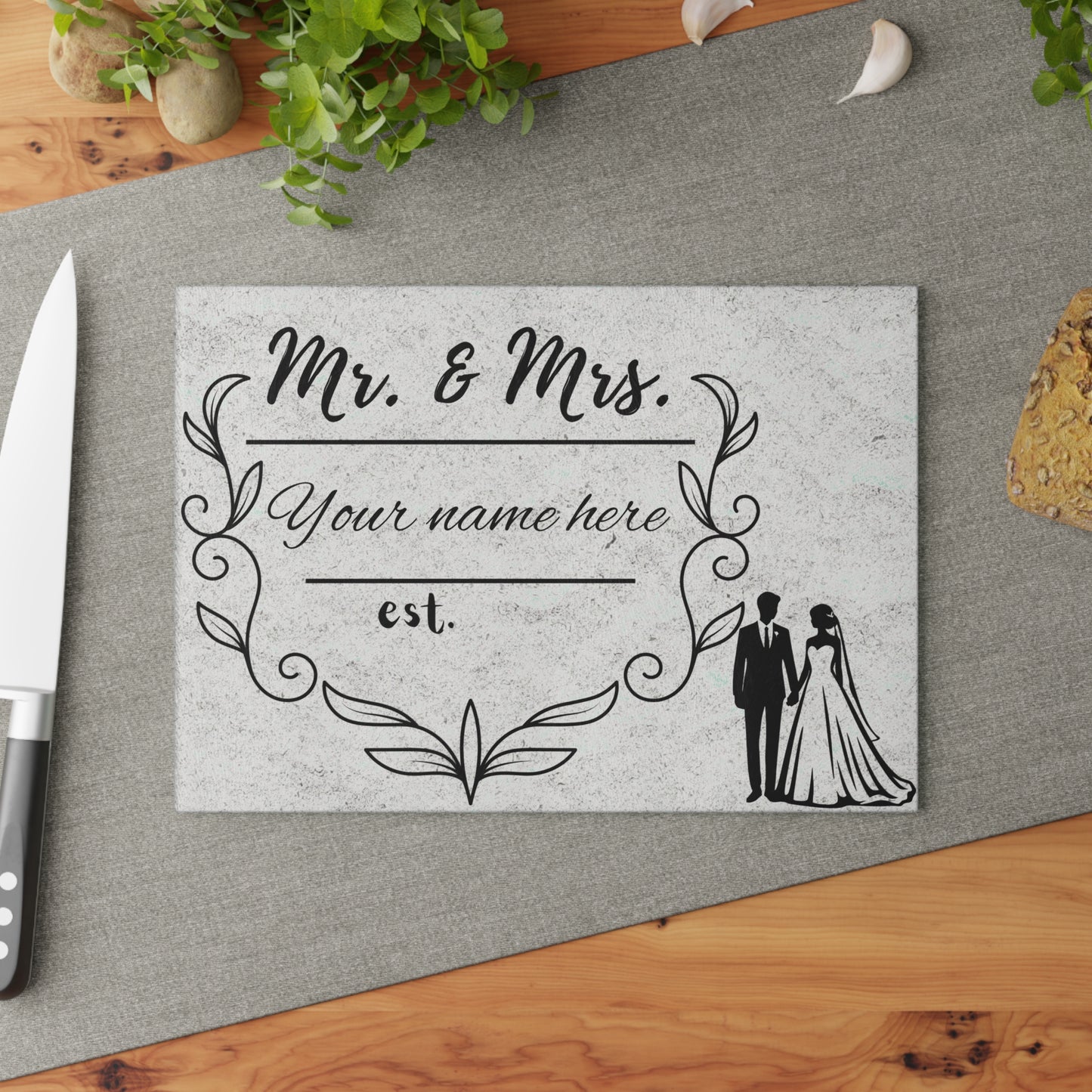 Tabla de cortar personalizada para boda de Sr. y Sra.: un elegante recuerdo para recién casados