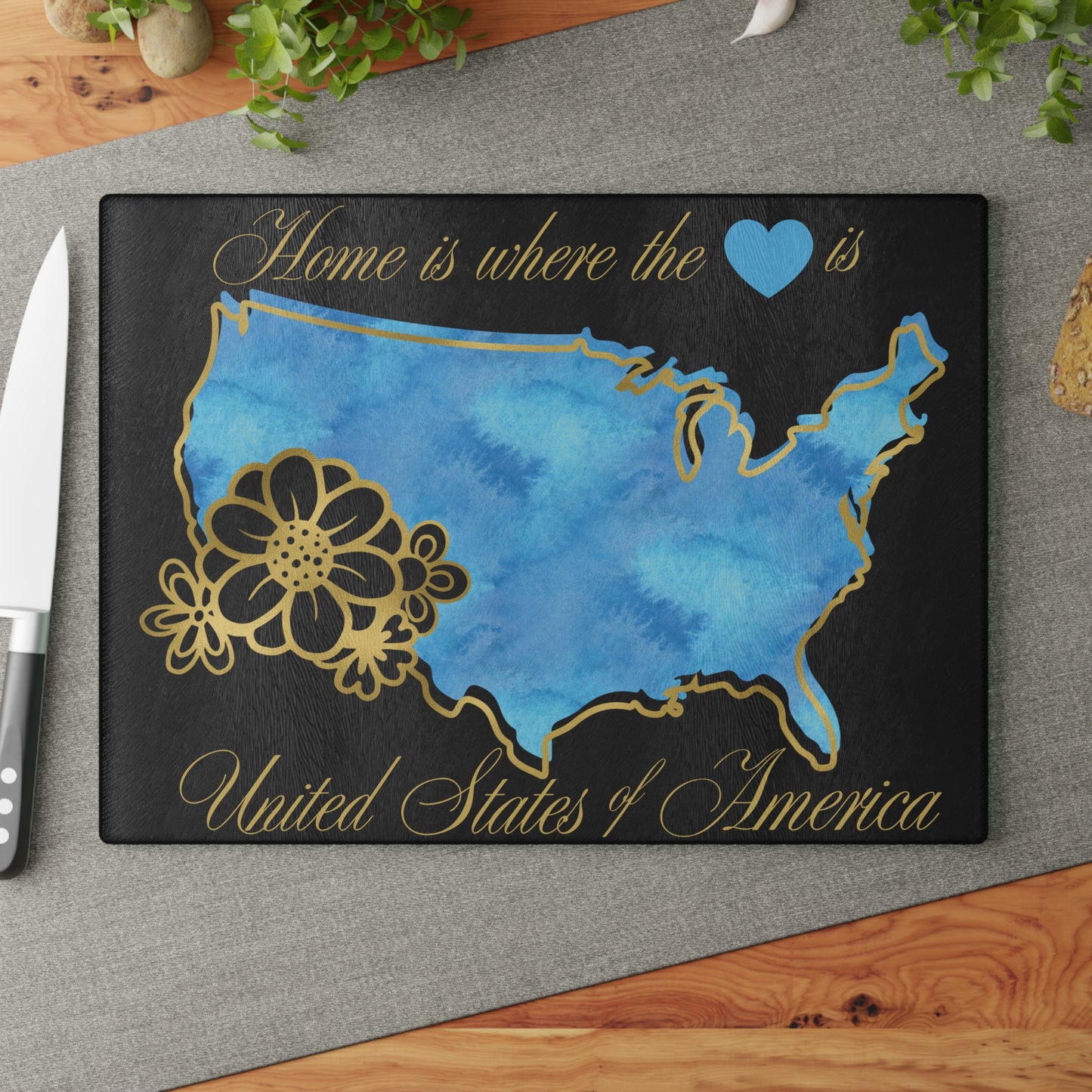 USA Floral Cutting Board – Blue Watercolor Elegance with Golden American Charm 💙