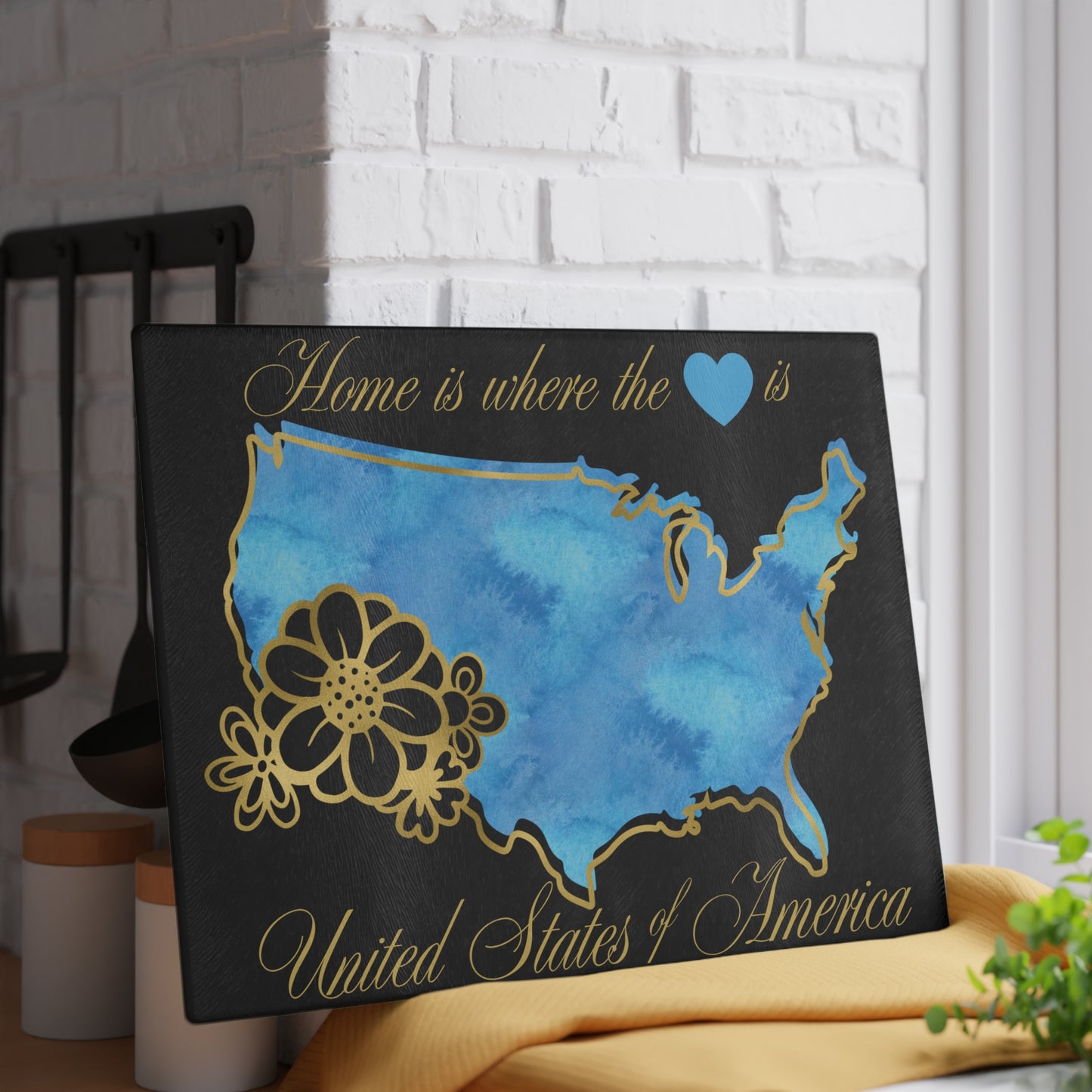 USA Floral Cutting Board – Blue Watercolor Elegance with Golden American Charm 💙