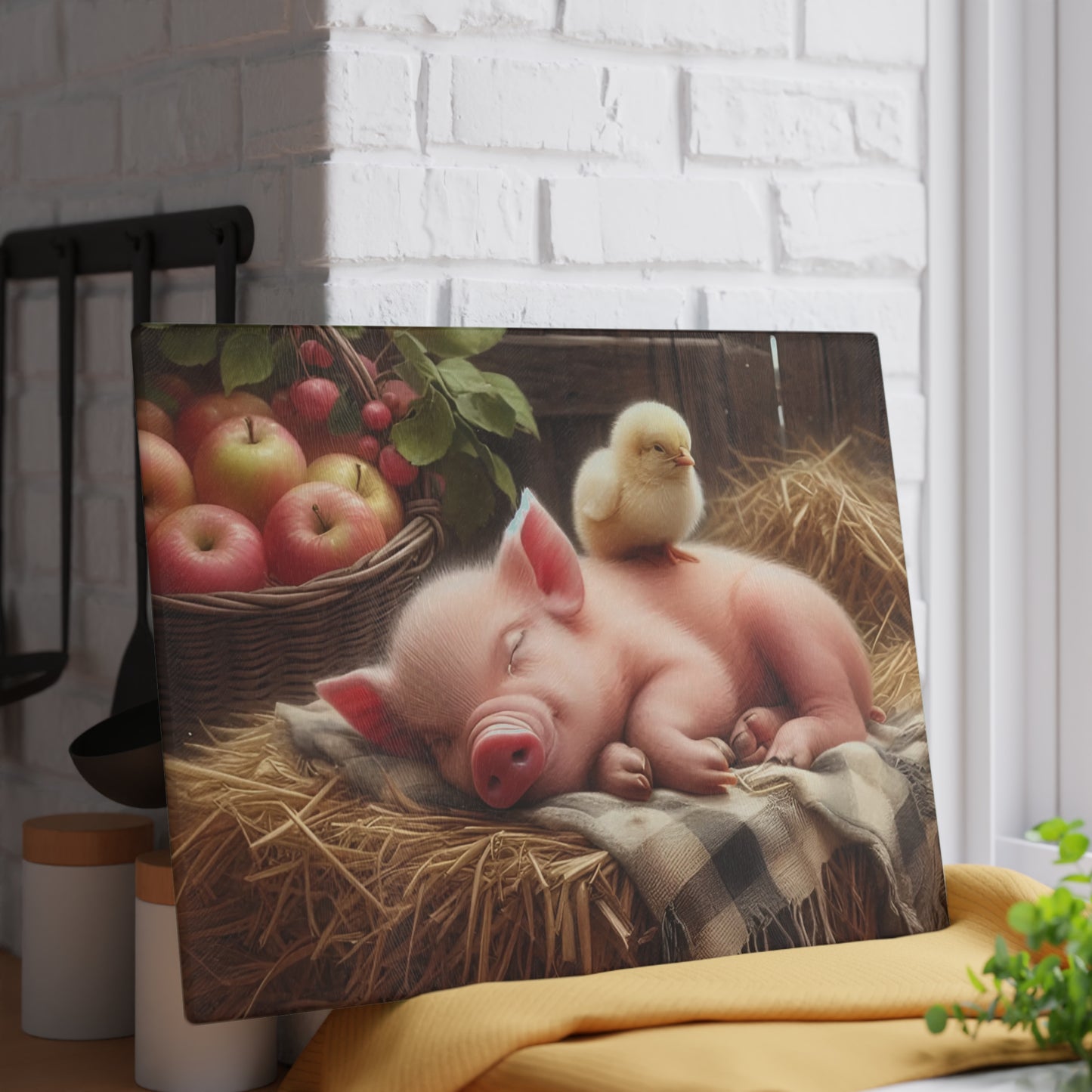 Tabla de cortar con diseño de cerdito y pollito en heno con manzanas, regalo único, tabla de cortar de vidrio, tabla de charcutería, tabla de cortar personalizada