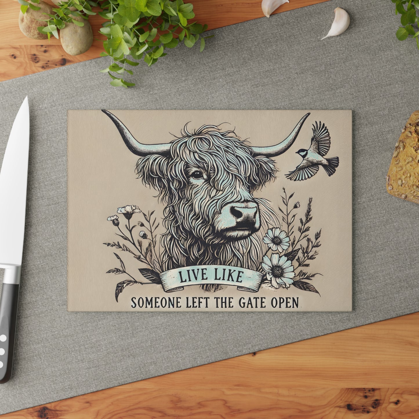 🐮 “Live Like Someone Left the Gate Open” Sketch Highland Cow Cutting Board – Rustic Farmhouse Charm for Your Kitchen