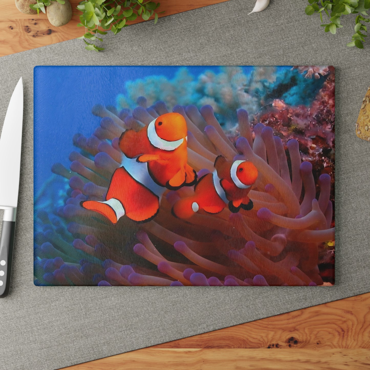 Tabla de cortar de pez payaso con diseño de arrecife de coral: un encanto de arrecife brillante para tu cocina