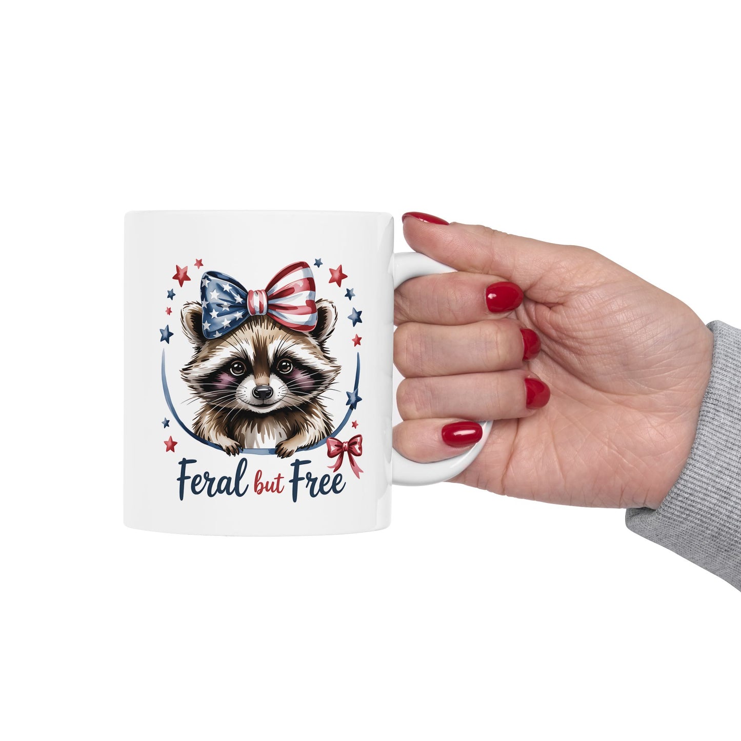 Taza "Mapache Salvaje pero Libre": ¡Celebra el espíritu de la libertad con esta adorable taza! EE. UU.