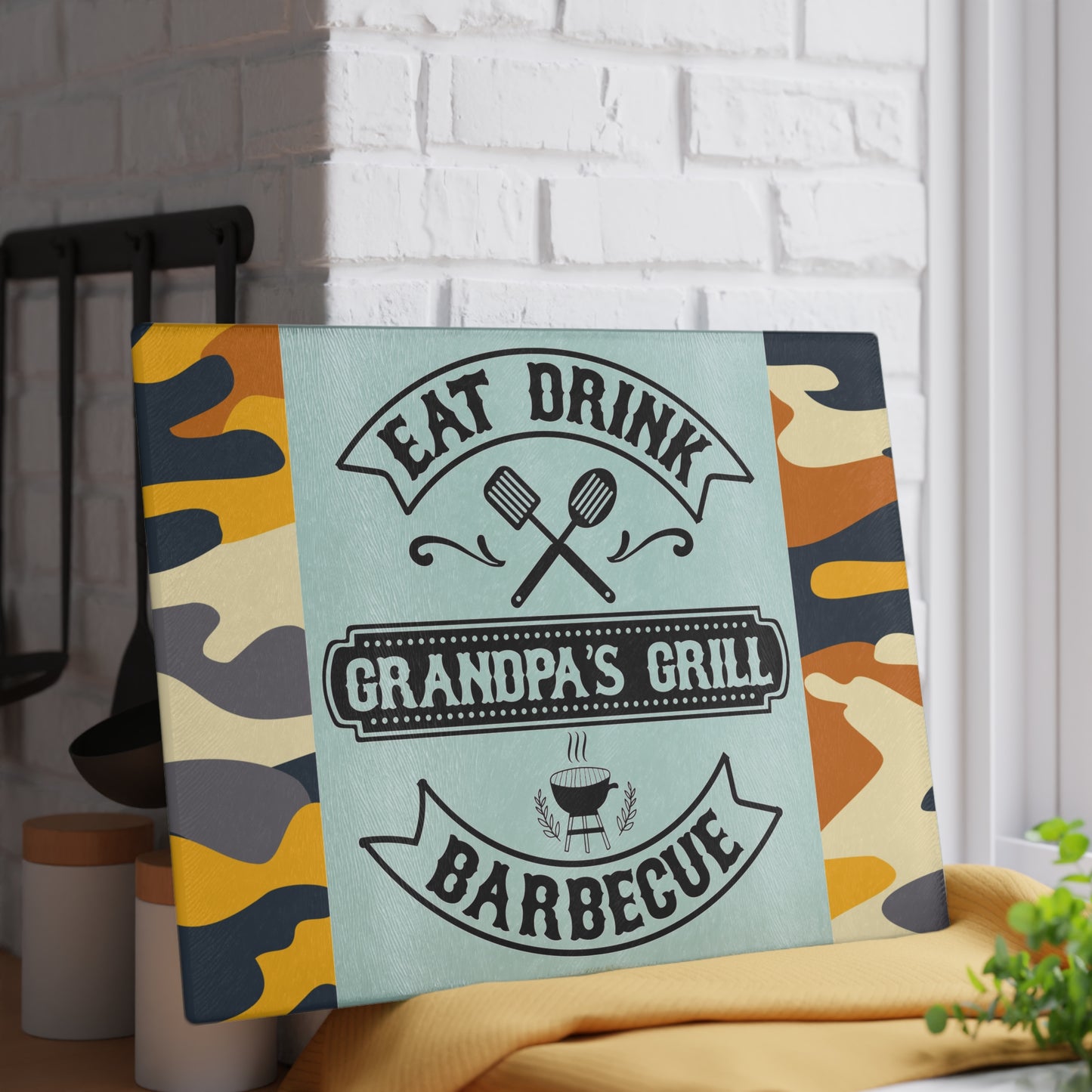 🔥 COMER BEBER BARBACOA A LA PARRILLA DEL ABUELO – Tabla de cortar de vidrio con diseño de camuflaje para los reyes del patio trasero 🧢🍔
