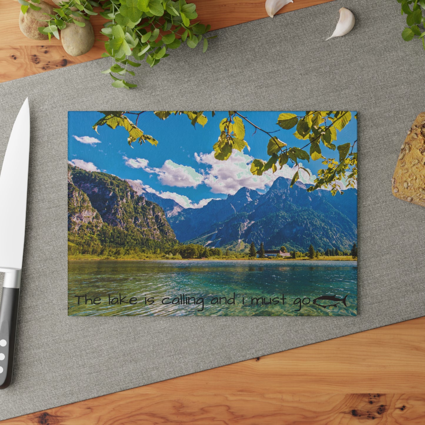 Tabla de cortar de vidrio "El lago te llama": encanto rústico para tu cocina y cabaña