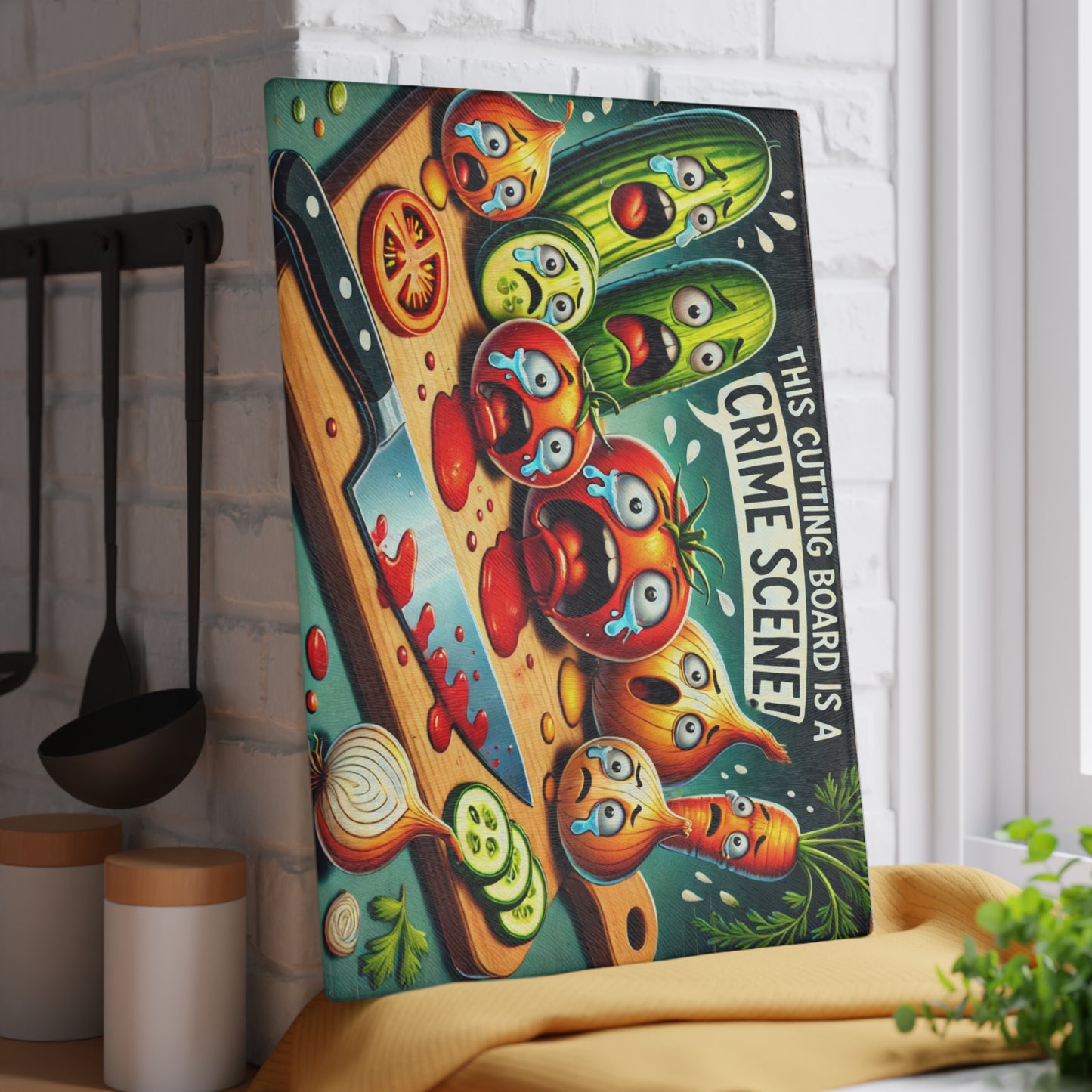 Tabla de cortar de vidrio con temática de escena del crimen en la cocina: verduras, pan y salami que gritan, decoración divertida para la cocina
