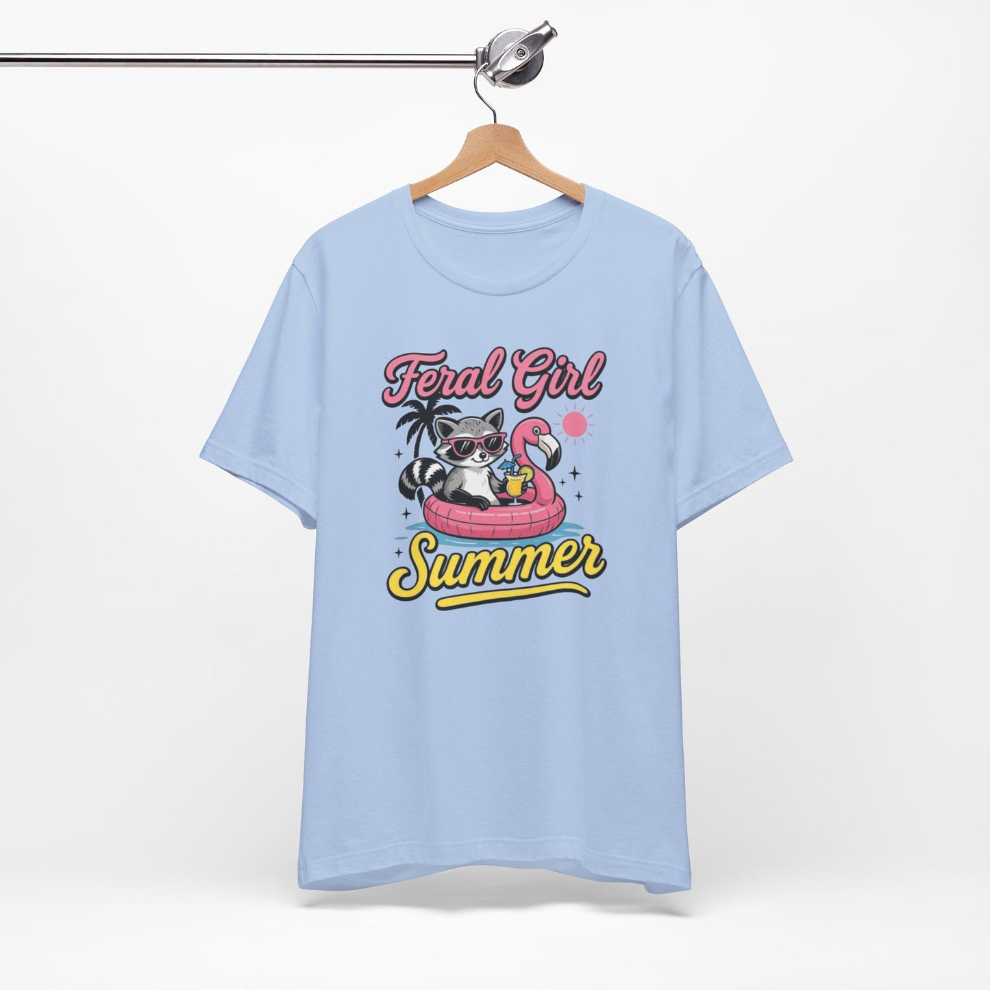 Camiseta de verano para chica salvaje: Mapache divertido con vuelo | Camiseta de verano para mujer