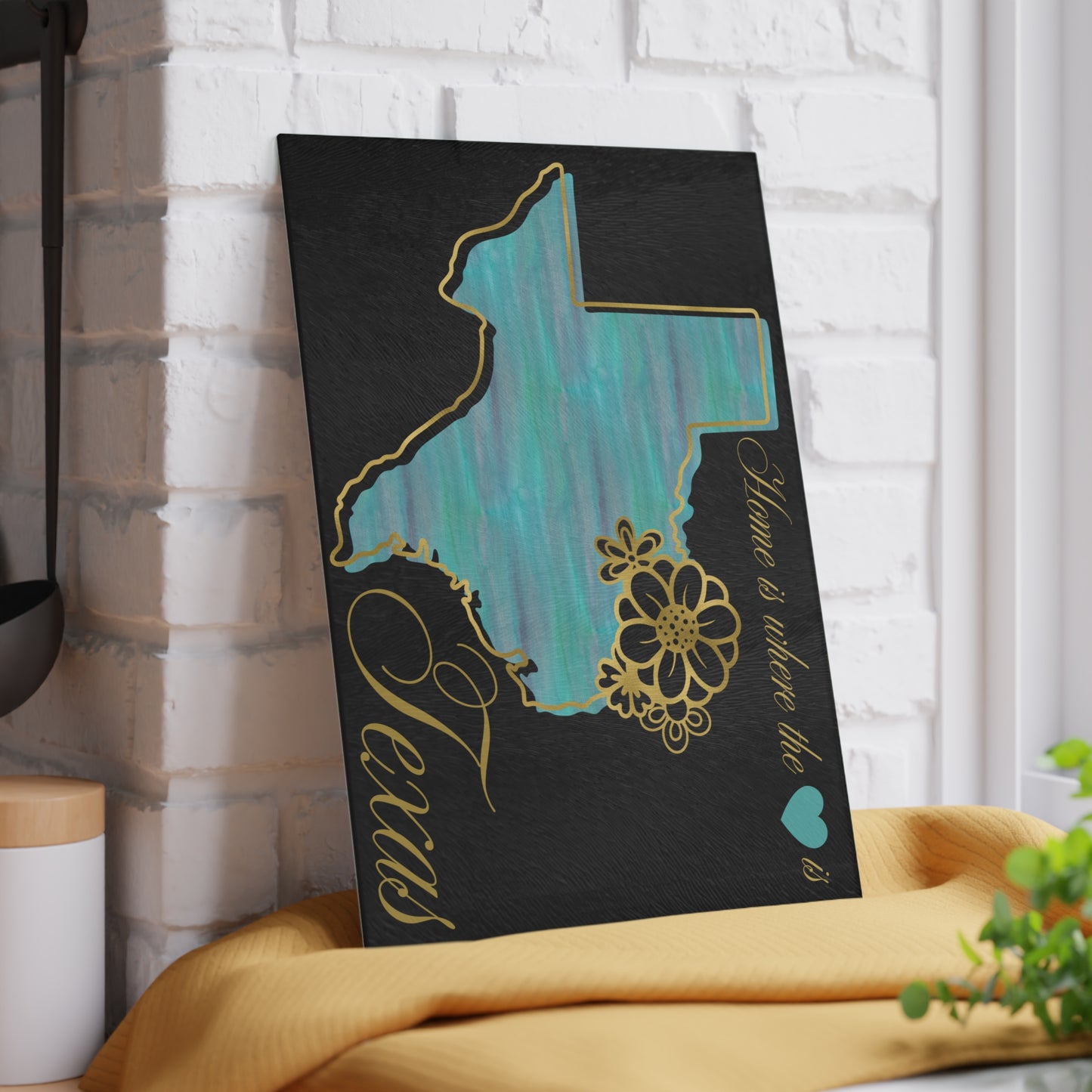 🟡 Texas Pride Floral Cutting Board – Rustic Southern Charm for Your Kitchen 🌻
