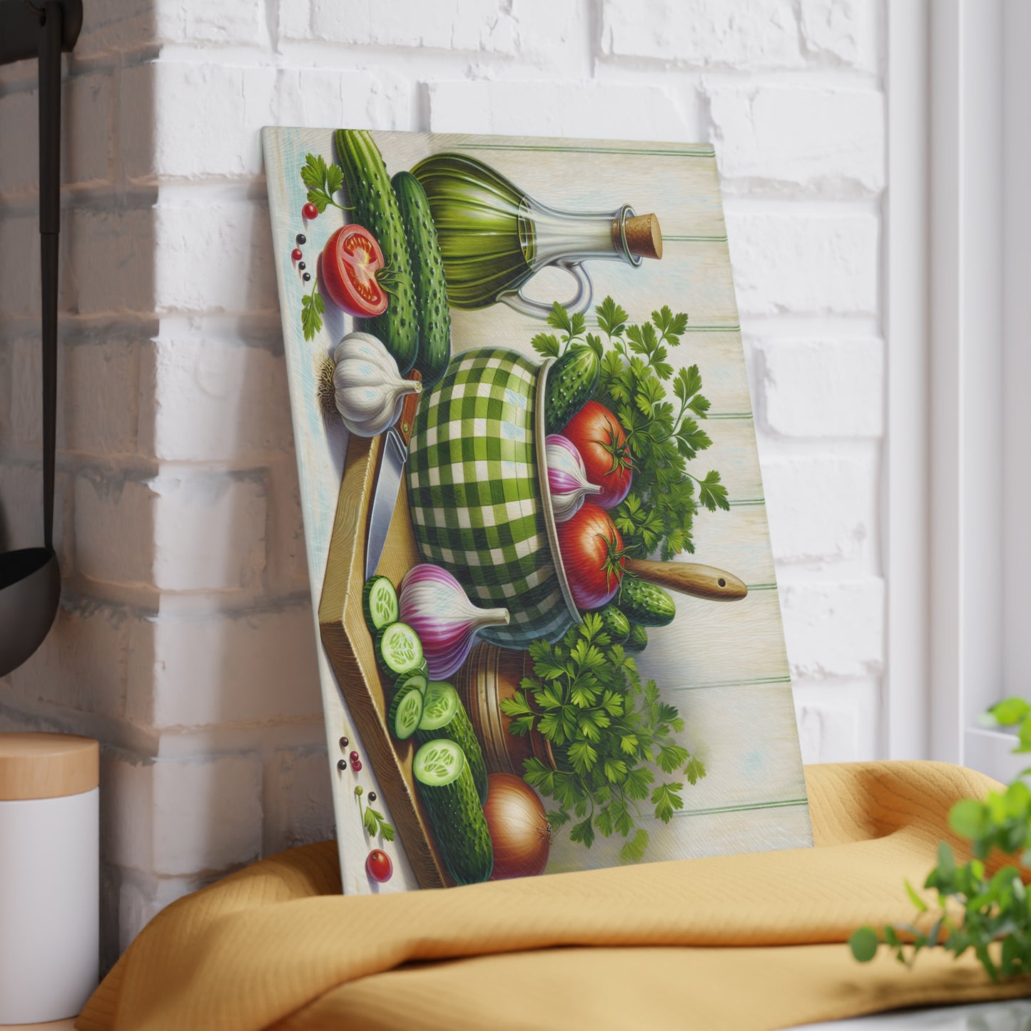 Tabla de cortar pepinos y tomates frescos de granja: un encanto campestre para tu cocina
