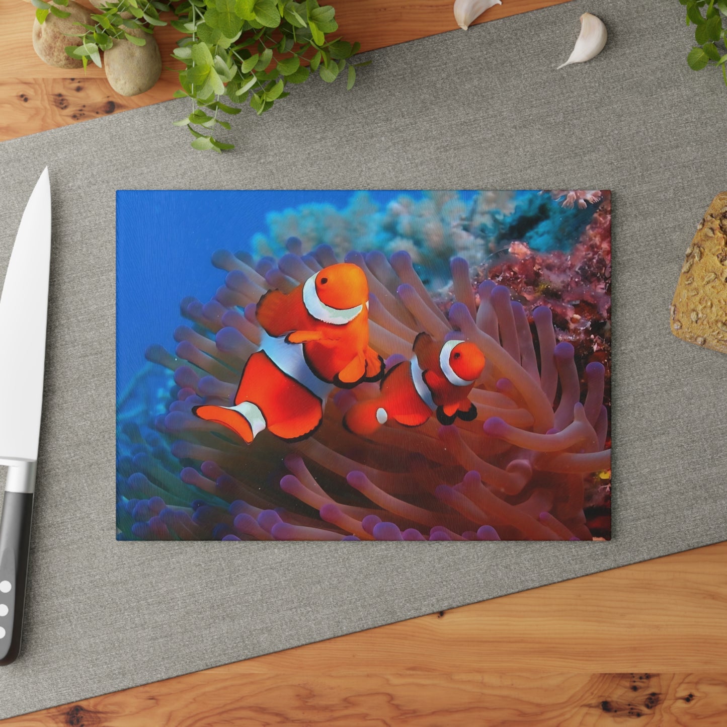 Tabla de cortar de pez payaso con diseño de arrecife de coral: un encanto de arrecife brillante para tu cocina