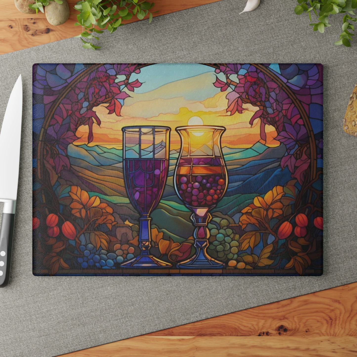 Tabla de cortar de vidrio templado con copas de vino de colores – Diseño Sunset Vineyard