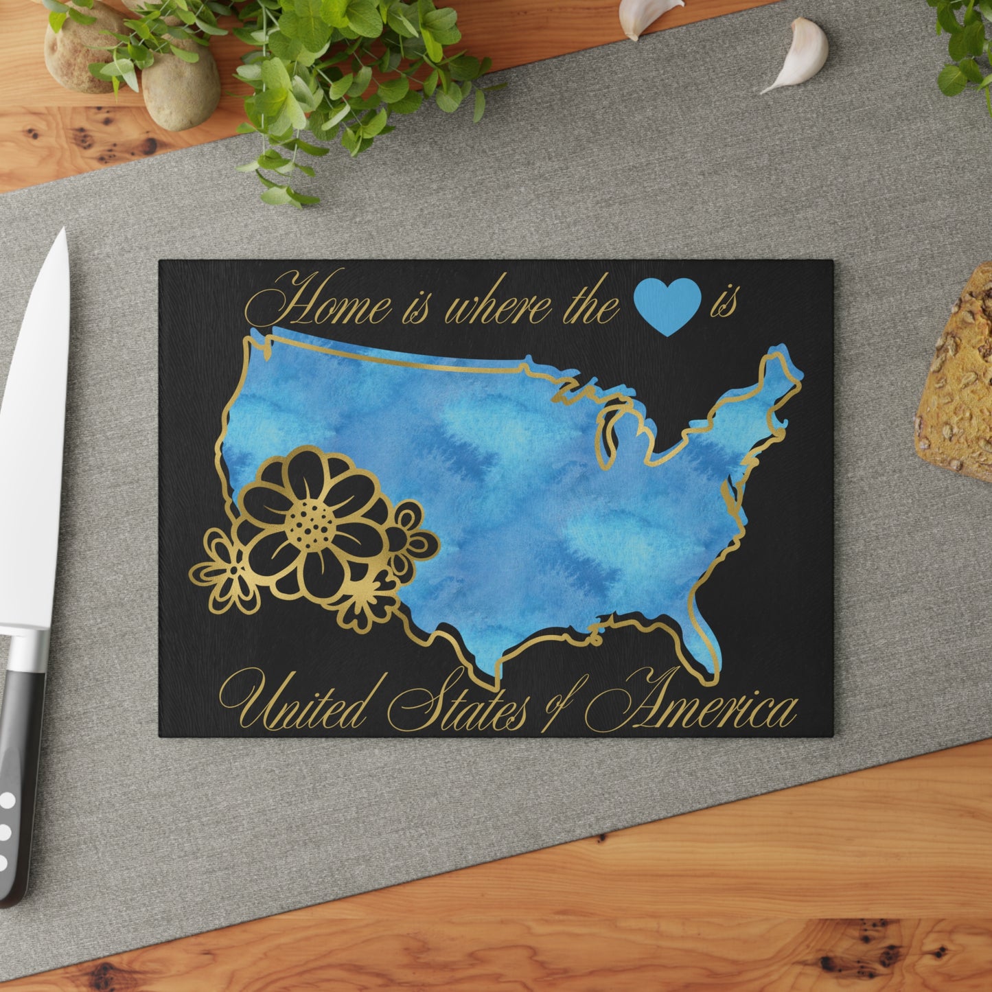 USA Floral Cutting Board – Blue Watercolor Elegance with Golden American Charm 💙