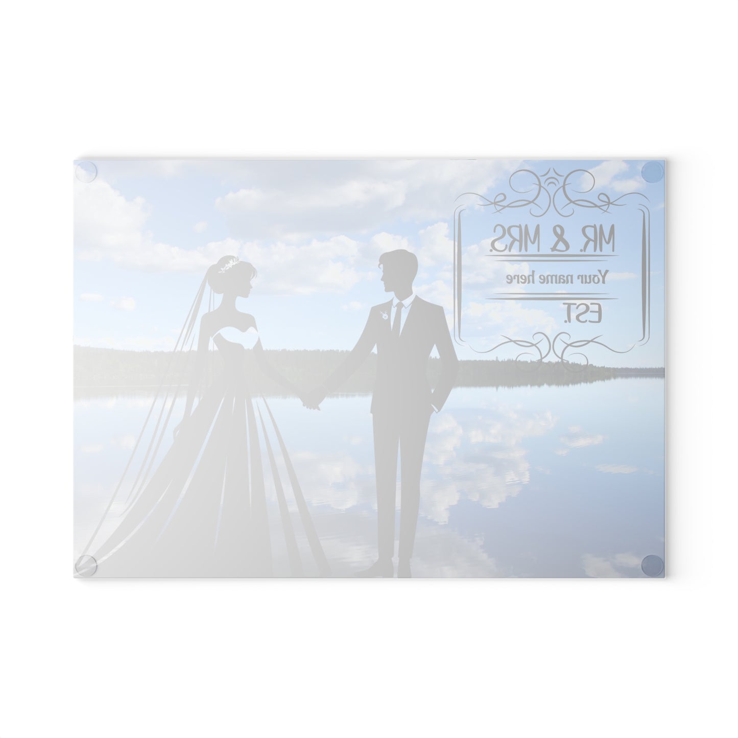 Tabla de cortar Mr. & Mrs. Tranquil Lake Reflection: regalo de boda personalizado para parejas amantes de la naturaleza