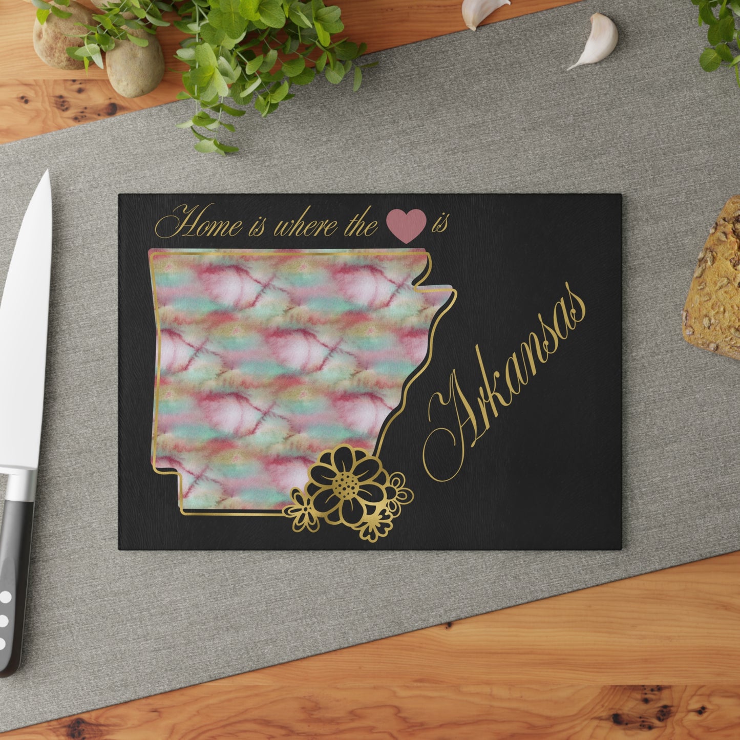 🪷 Arkansas State Floral Cutting Board – Southern Charm Meets Artistic Flair