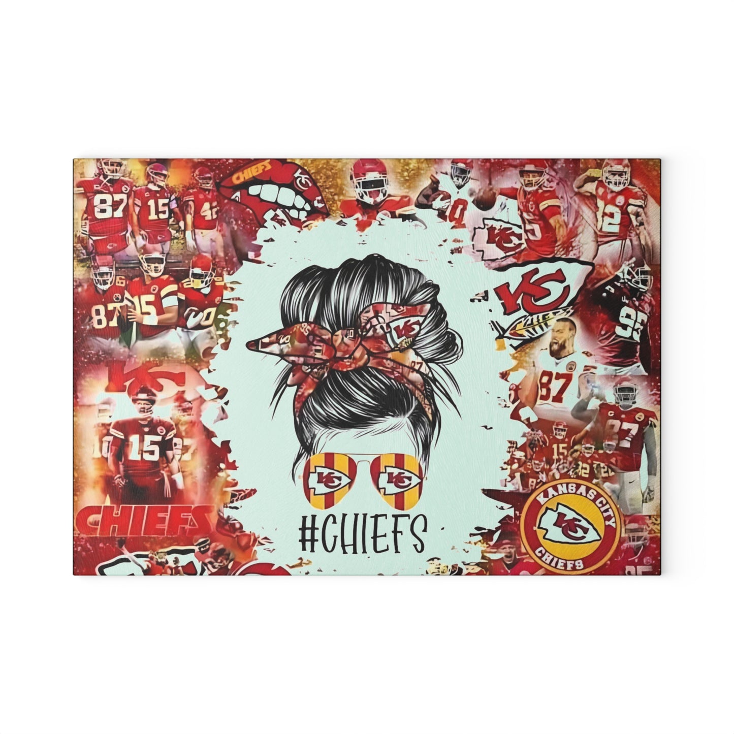Tabla de cortar de vidrio glamurosa para el día del juego en rojo: arte pop estilo collage para cocinas modernas