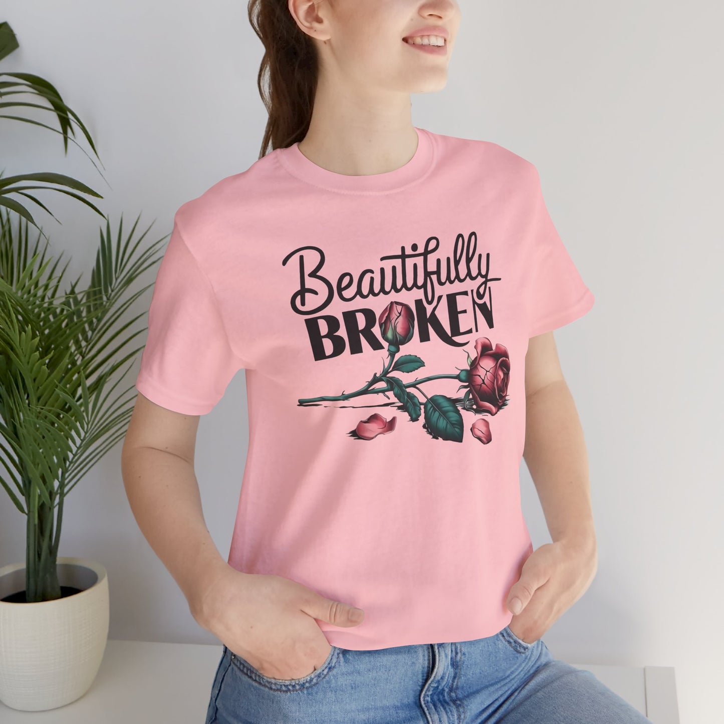 Camiseta Rosa “Beautifully Broken”: una camiseta empoderante con una elegancia suave