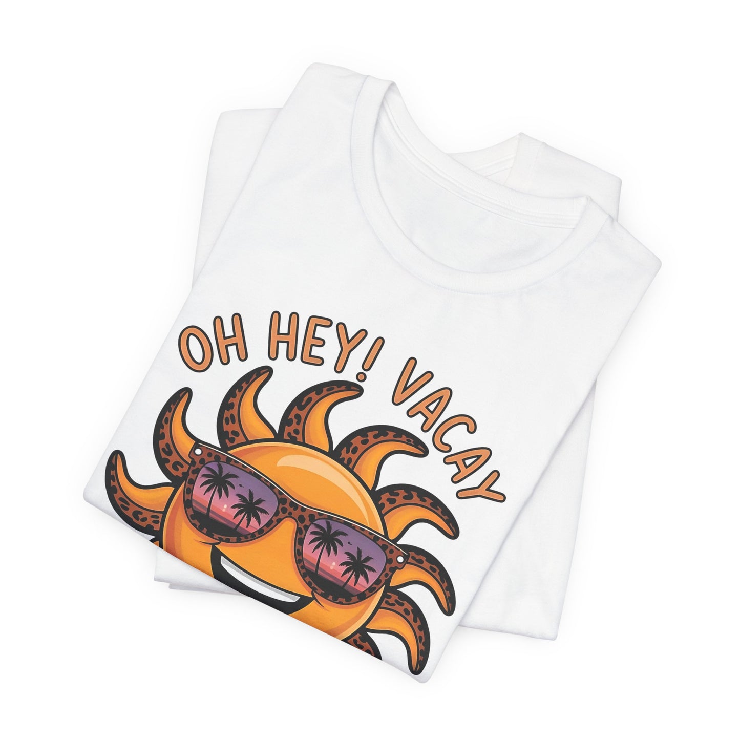 ☀️ ¡Hola! Camiseta de vacaciones – Sol sonriente con gafas de sol | Camiseta gráfica de verano para mujer